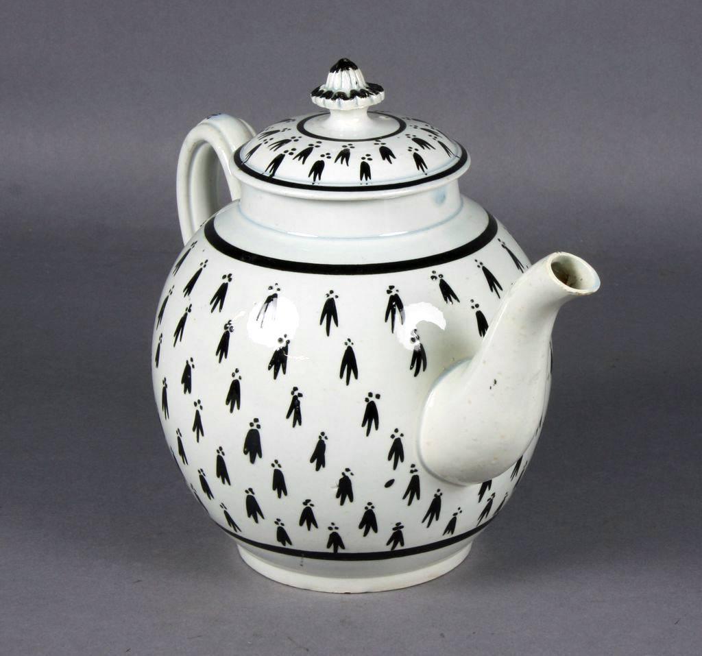 Georgian Pearlware Pottery Large Teapot with Ermine Decoration