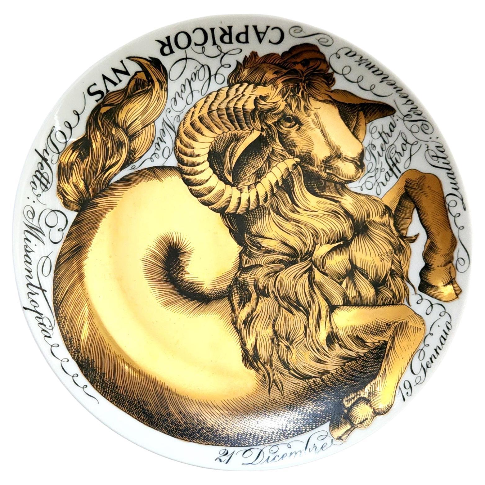 Piero Fornasetti Assiette en porcelaine Zodiac, signe astrologique du Capricorne en vente