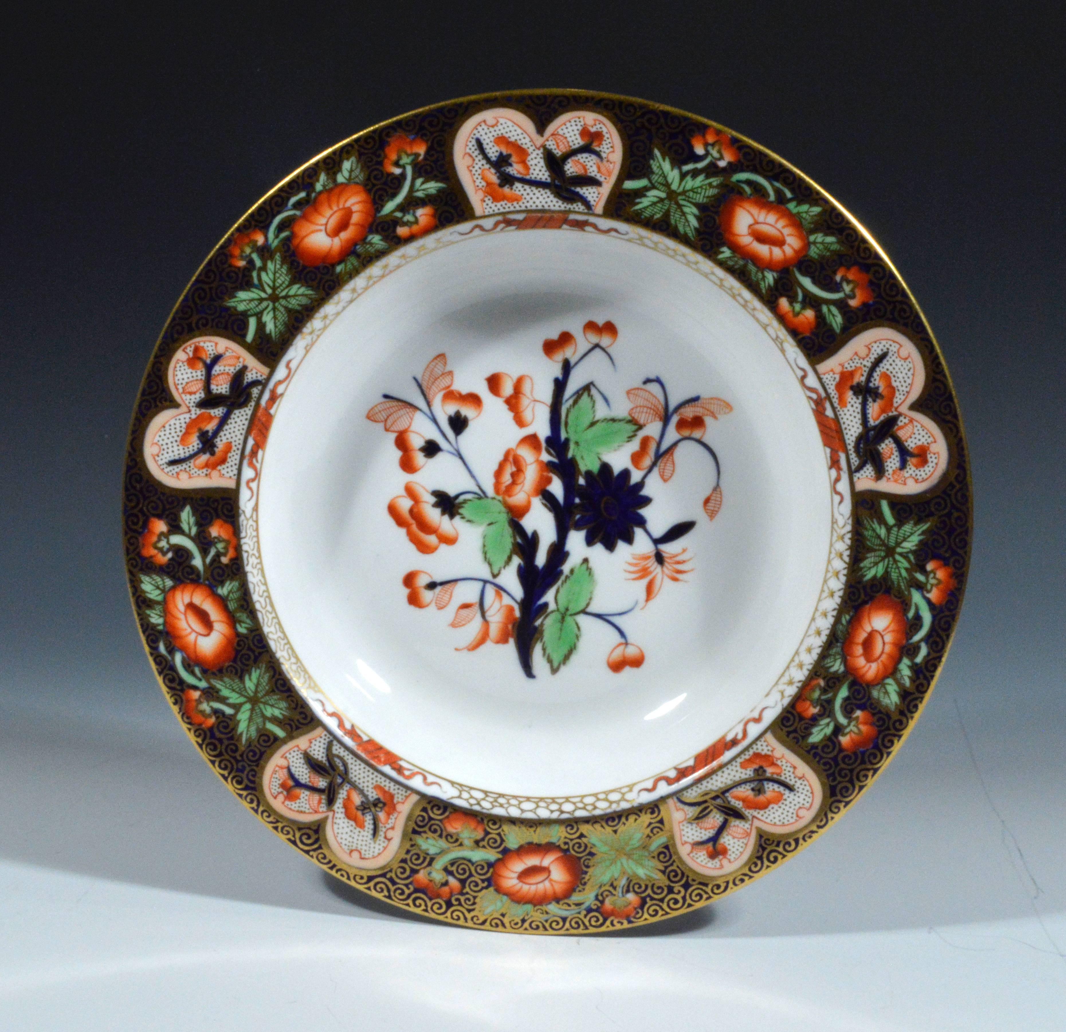 Country Set of Twelve Davenport Porcelain Japan-Pattern Plates and Soup Plates