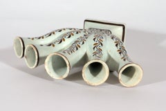 Jarrón de flores de cinco pétalos o «quintal» de loza inglesa «Pearlware» y «Prattware», de alrededor de 1800