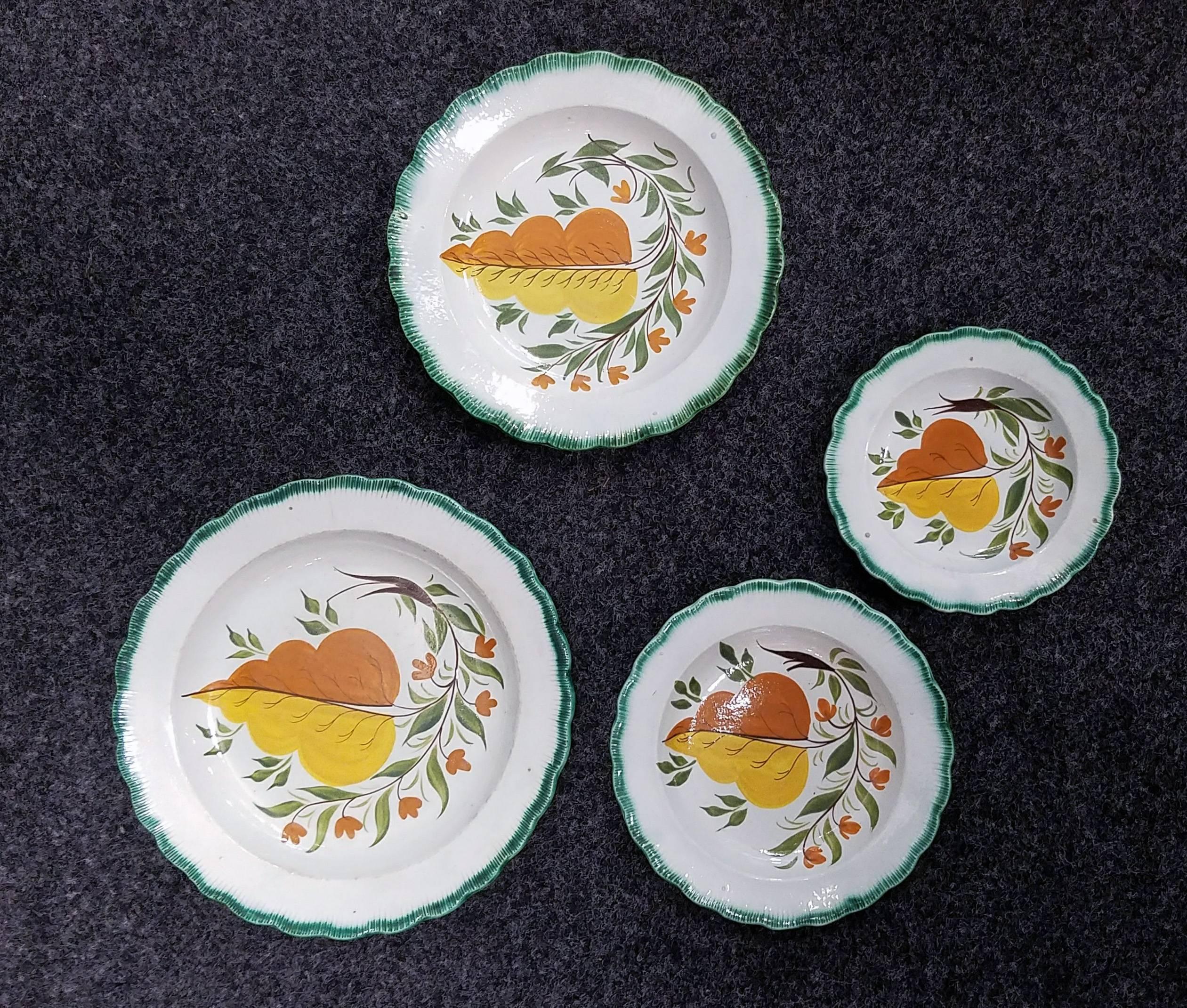 Georgian Set of Green Shell-Edged Nested Oak Leaf Design Small Dishes For Sale