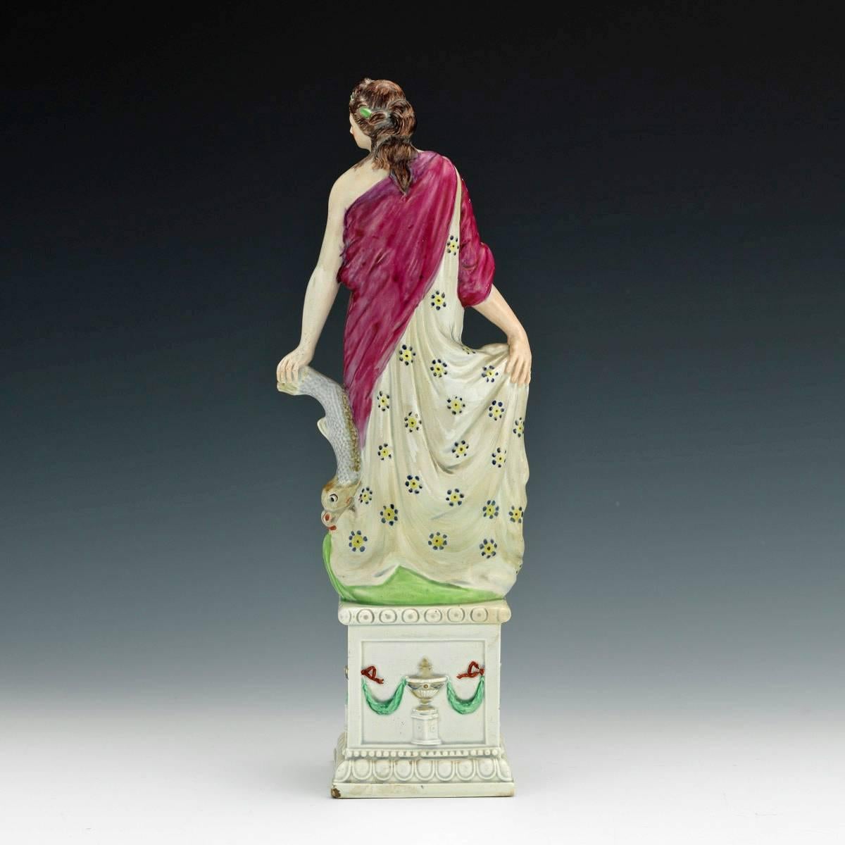 Anglais Figurine en céramique perlée d'Aphrodite et d'Éros, « Vénus et Cupidon », vers 1790 en vente