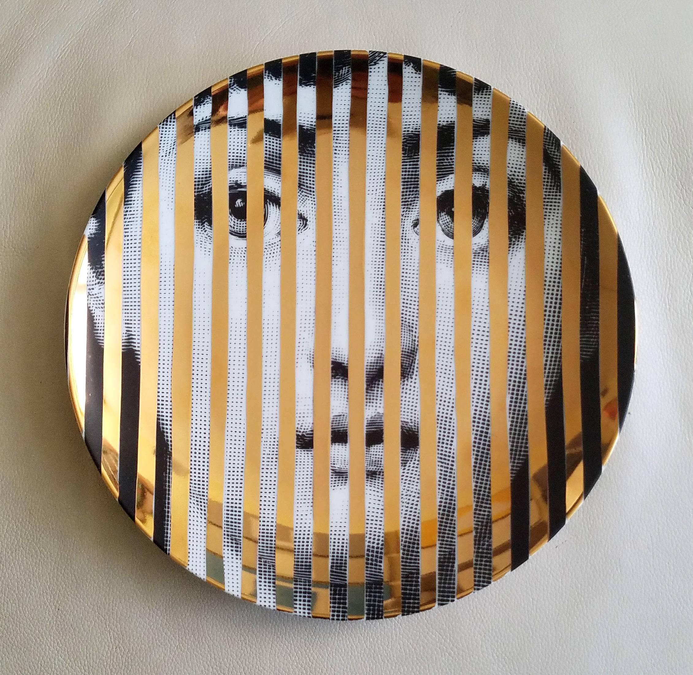 Fornasetti Gold Tema E Variazioni Set of Six Plates, Image of  Lina Cavalieri In Excellent Condition In Downingtown, PA
