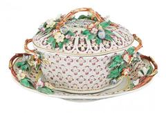 First Period Worcester Porcelain Polychrome Chestnut Basket, Cover and Stand