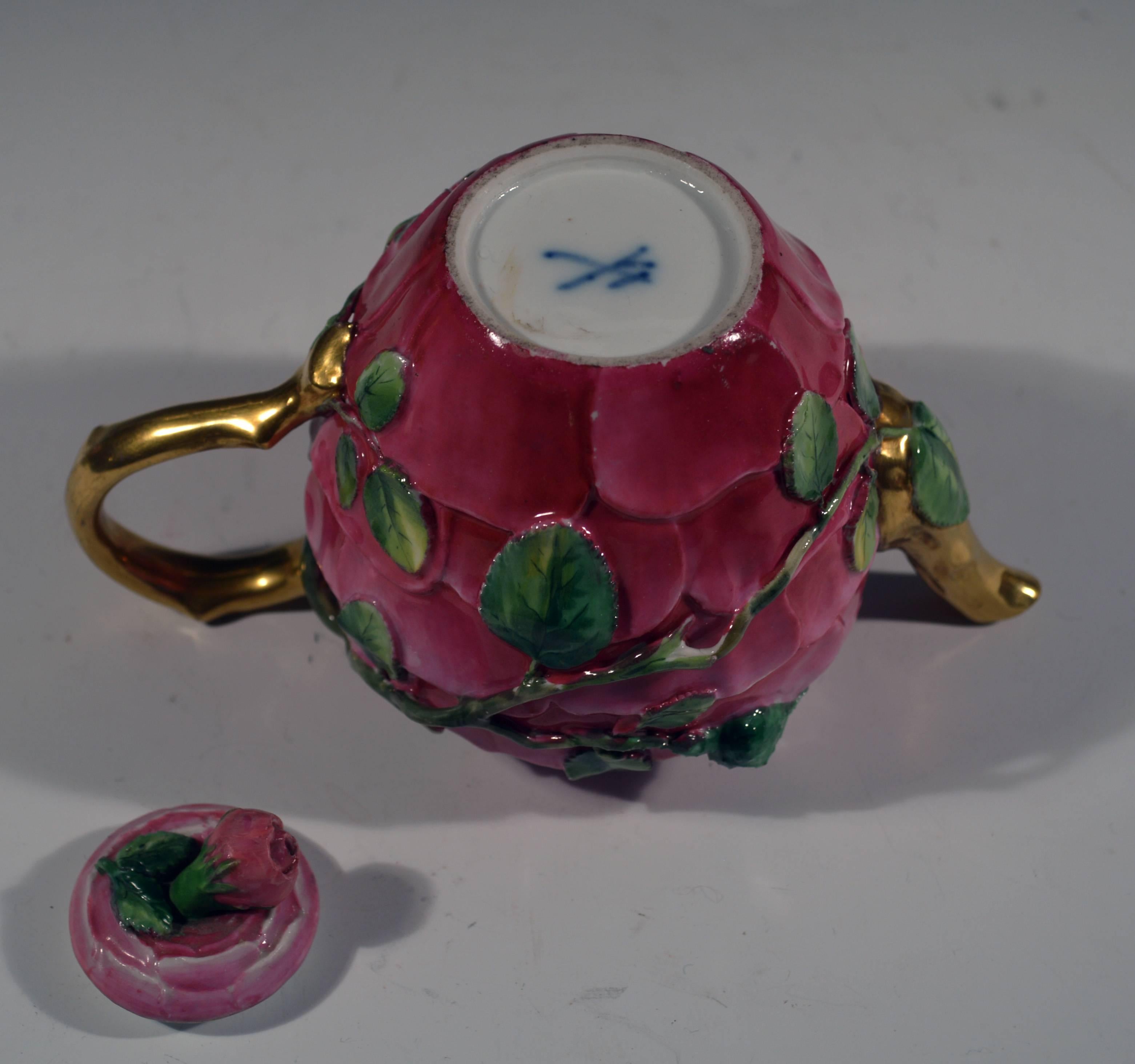 German Porcelain Trompe L'oeil Rose Tea Service, Attributed to Meissen In Excellent Condition In Downingtown, PA