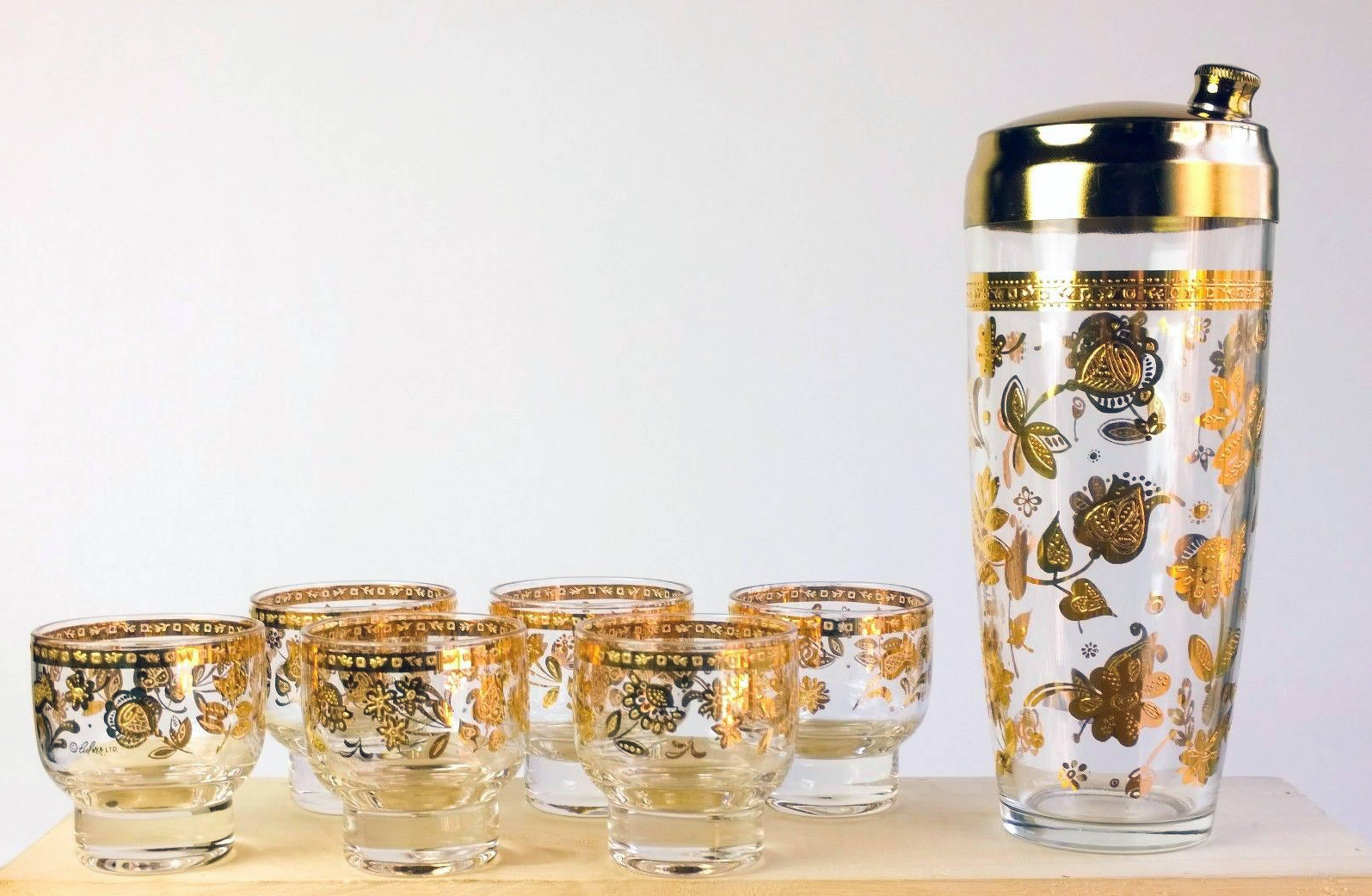 Vintage culver Chantilly pattern 40-piece glass drinks set.
1950s-early 1960s.

This fabulous large set of barware with 22-carat gold decoration is decorated in the Chantilly pattern. It is hard to find the large sets like this today. The Culver