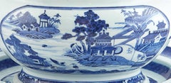 Chinese Export Nanking Blue and White Porcelain Soup Tureens, Covers and Stands