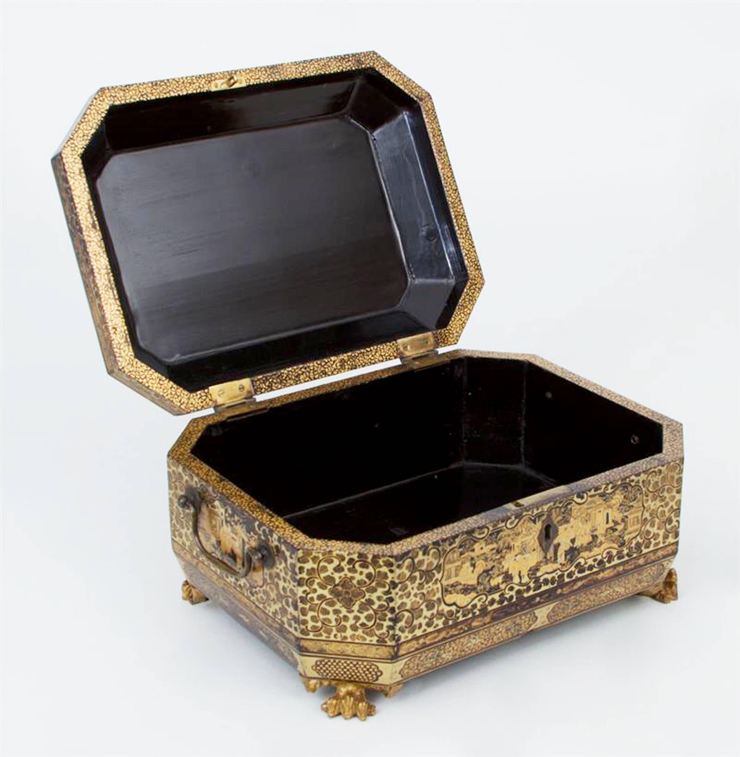 Chinese Export Lacquer Double Tea Caddy Chest, circa 1840 4