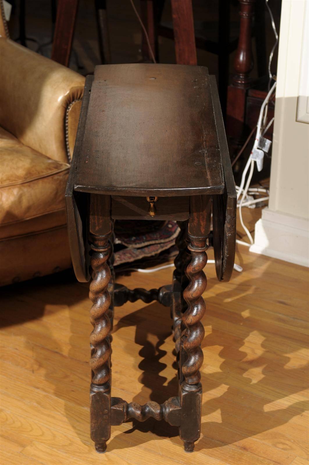 18th Century Barley Twist Gate Leg Table In Good Condition In Atlanta, GA