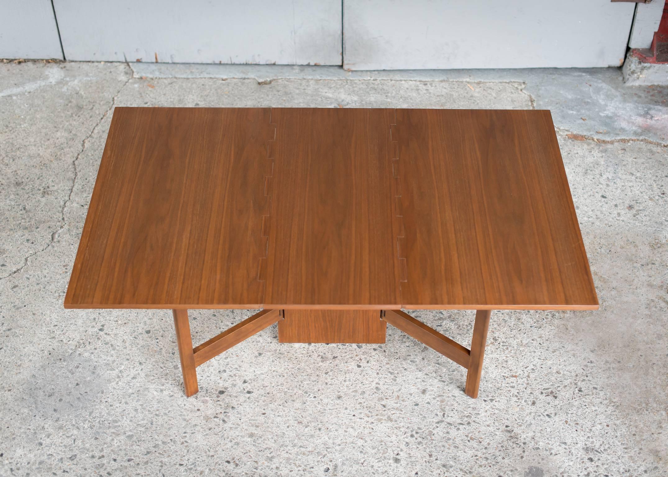 Vintage George Nelson Walnut Gateleg Dining Table for Herman Miller For Sale 4