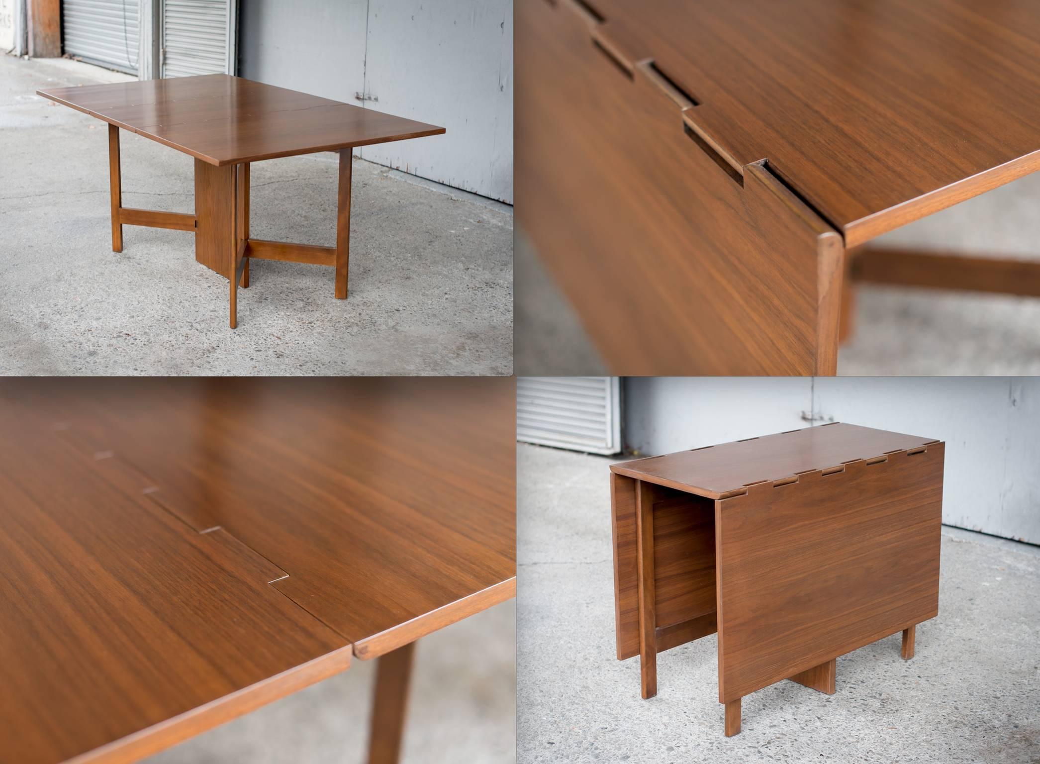 Vintage George Nelson Walnut Gateleg Dining Table for Herman Miller In Excellent Condition For Sale In San Francisco, CA