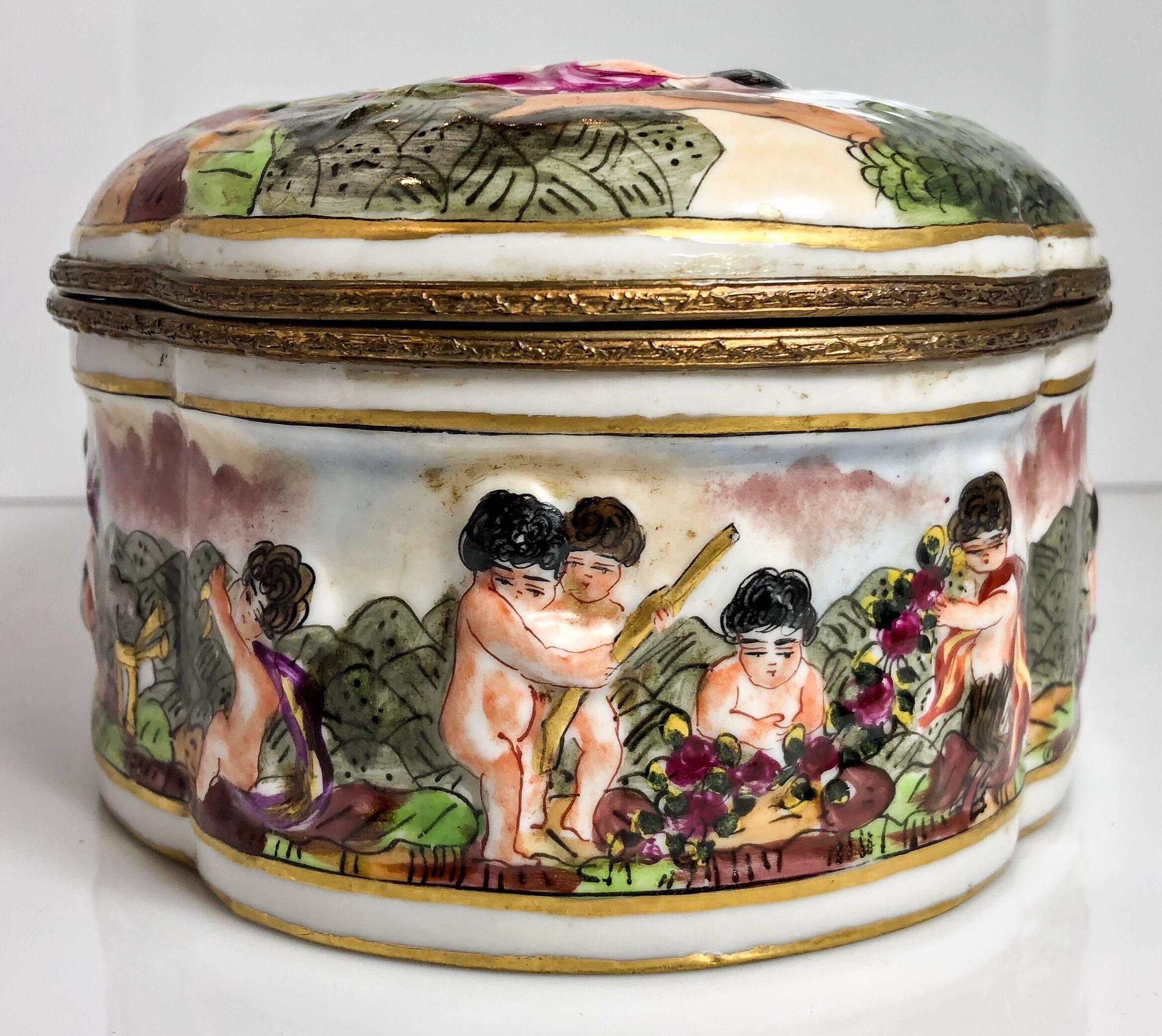 Antique French Porcelain Jewel Box in the Capo Di Monte Style, circa 1890 1