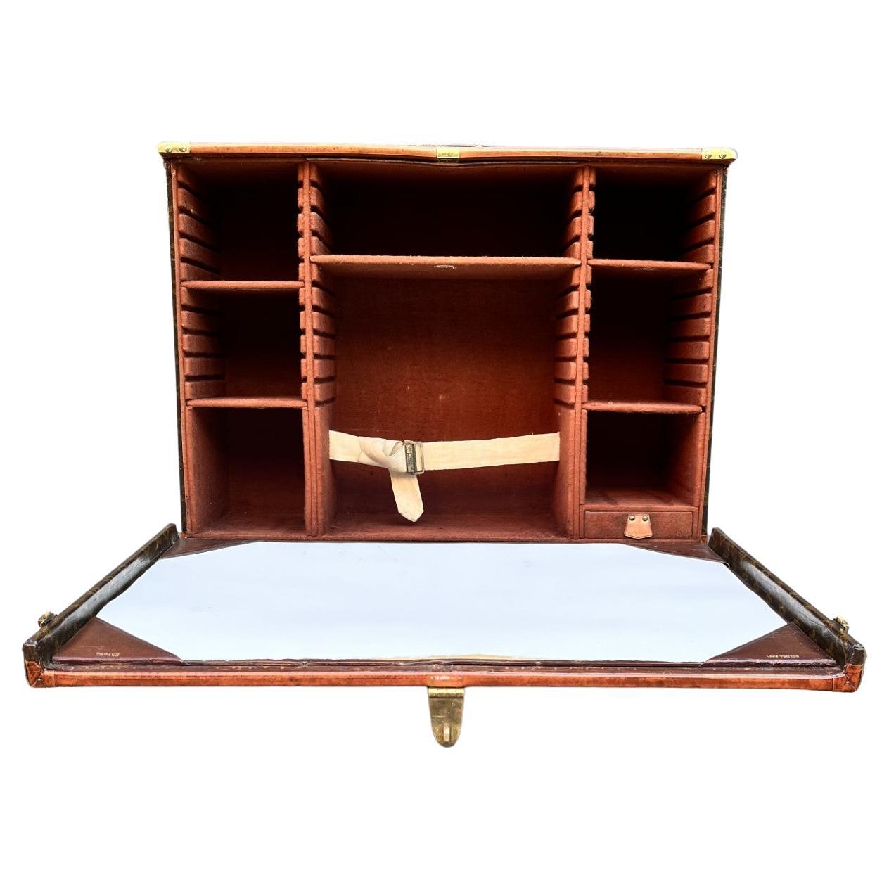 Francese Louis Vuitton Traveling Lap Desk 65 in vendita