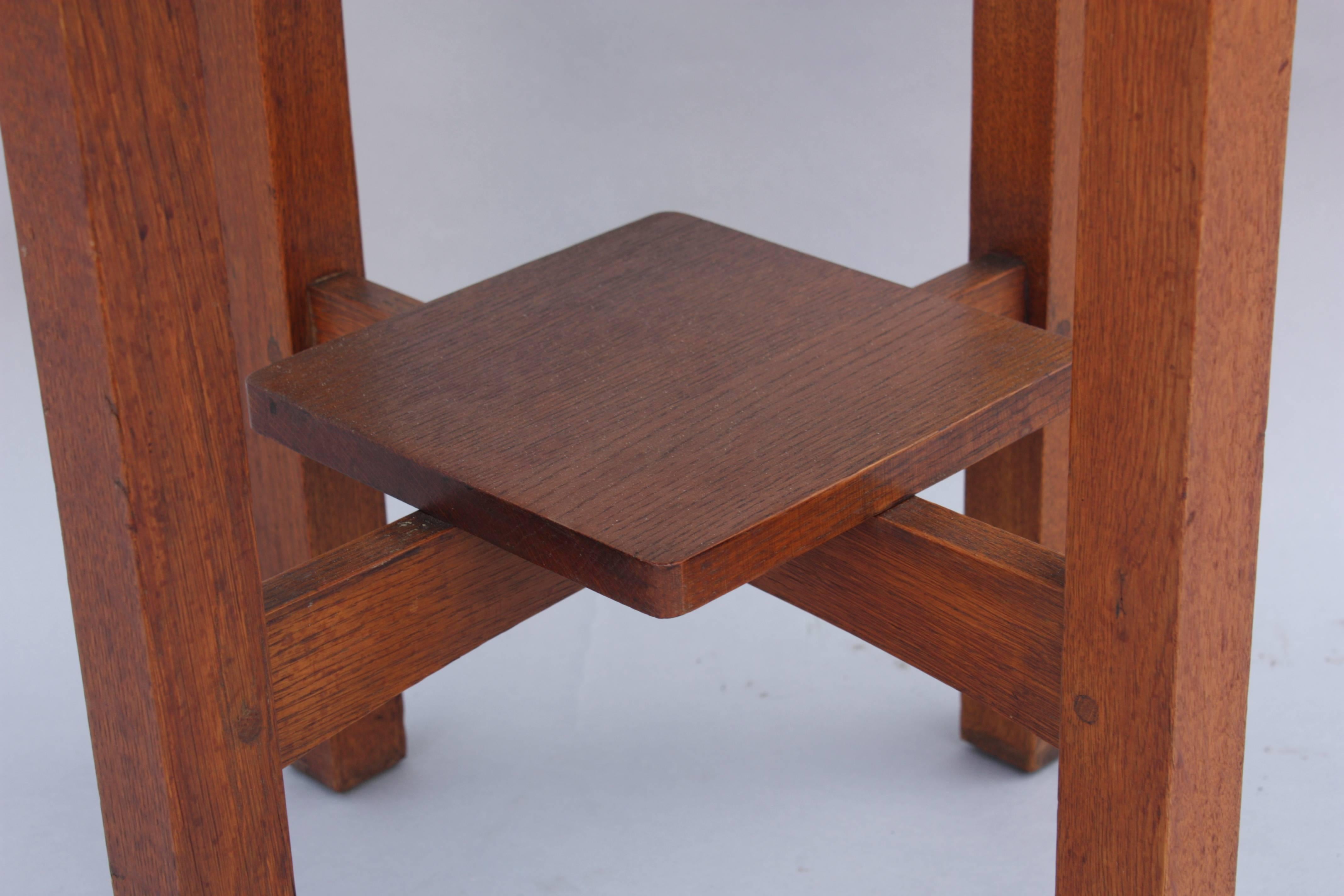 American 1910 L. & J.G. Stickley Clip Corner Table  For Sale