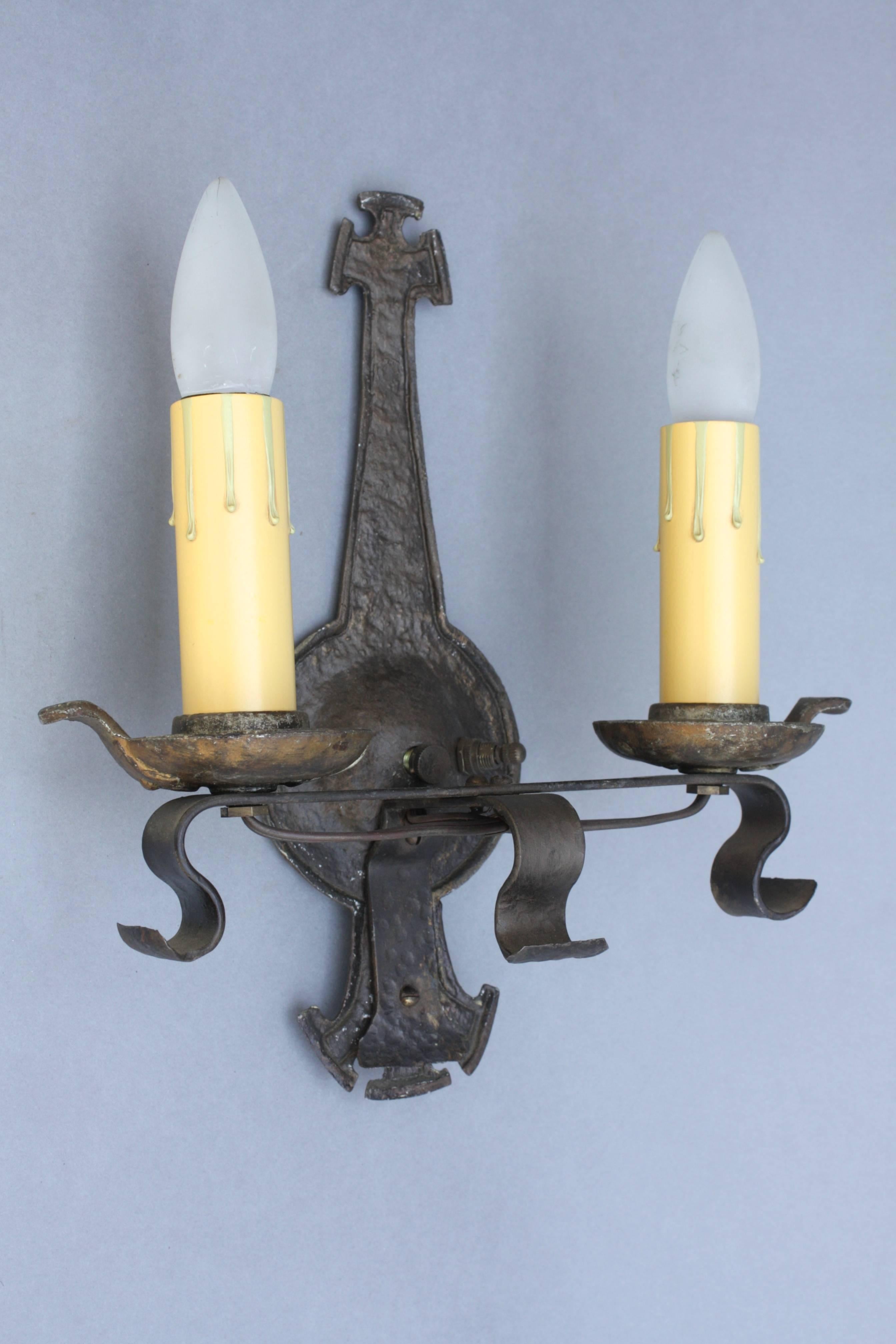 1920s Hand-Hammered Double Light Sconce In Good Condition For Sale In Pasadena, CA