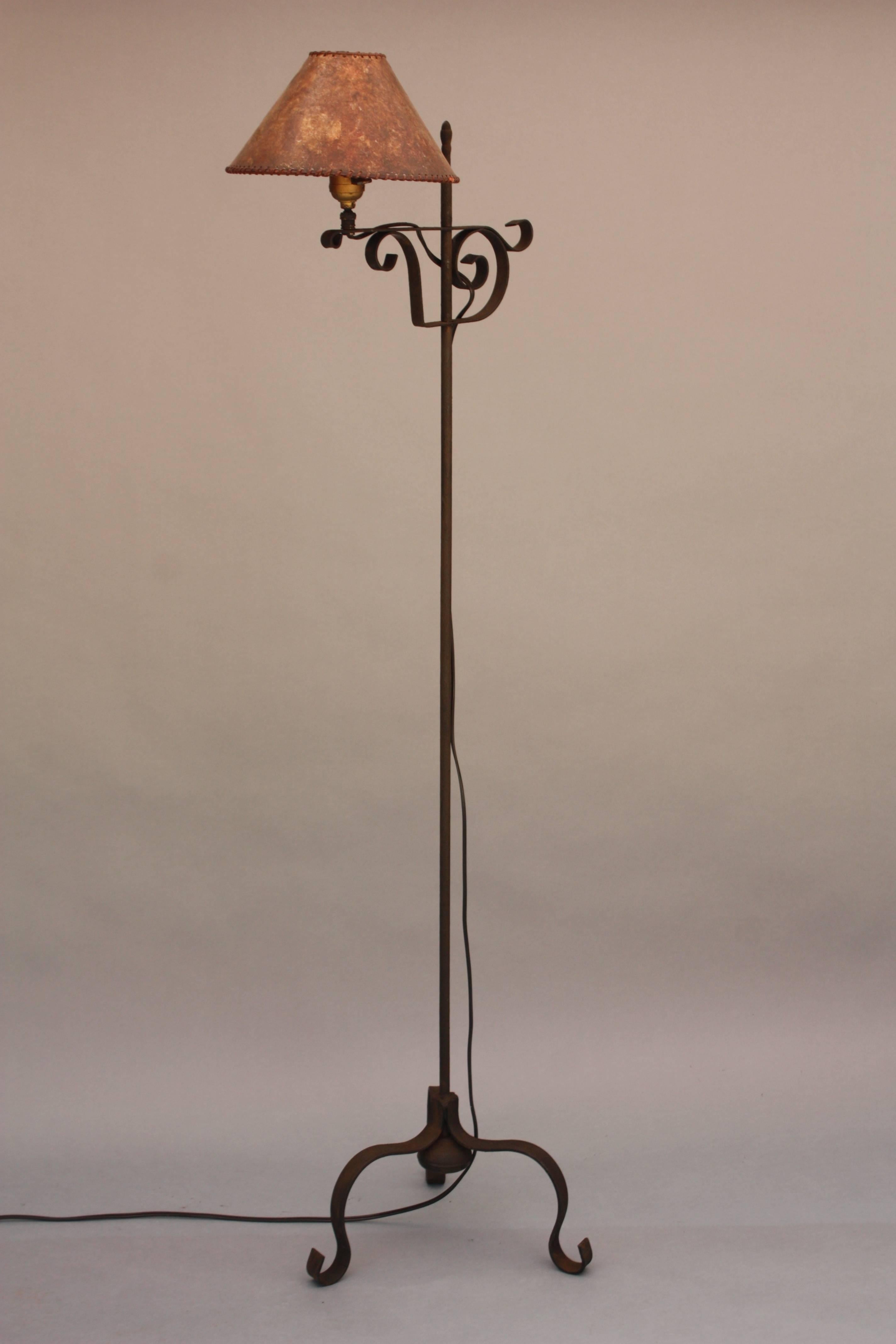 American Simple 1920s Floor Lamp with Original Mica Shade