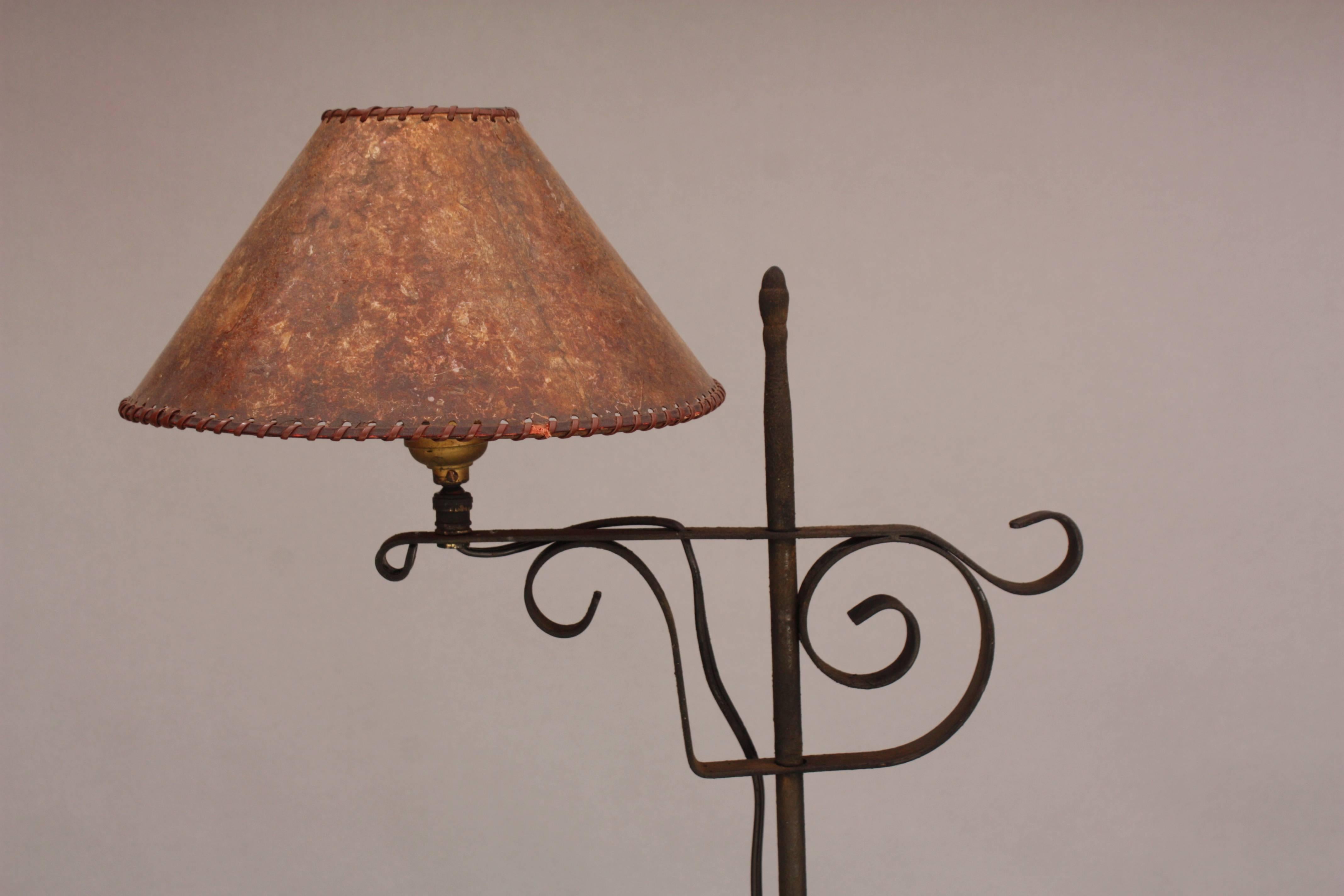 Early 20th Century Simple 1920s Floor Lamp with Original Mica Shade