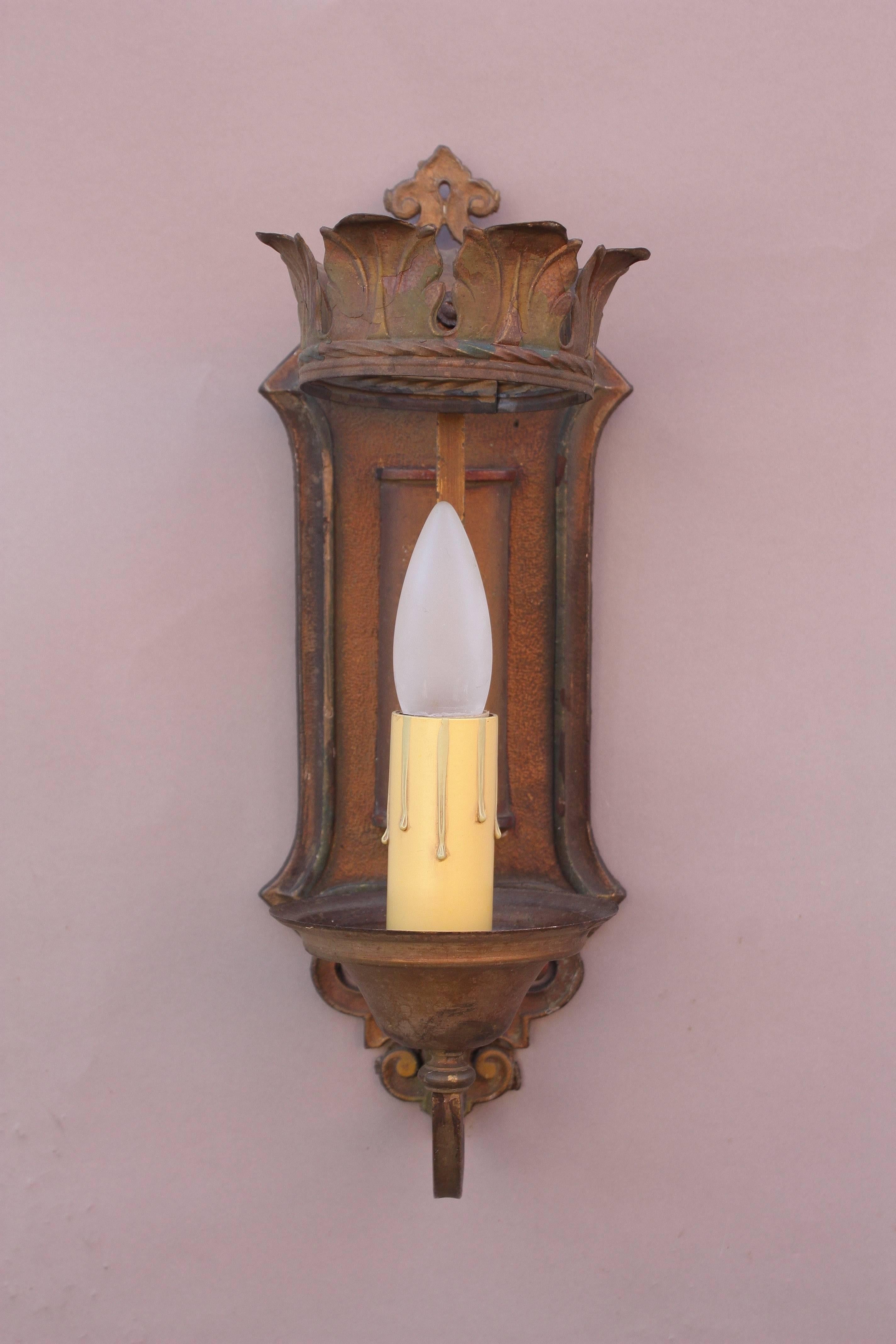 1920s Single Sconce with Crown Motif For Sale 1