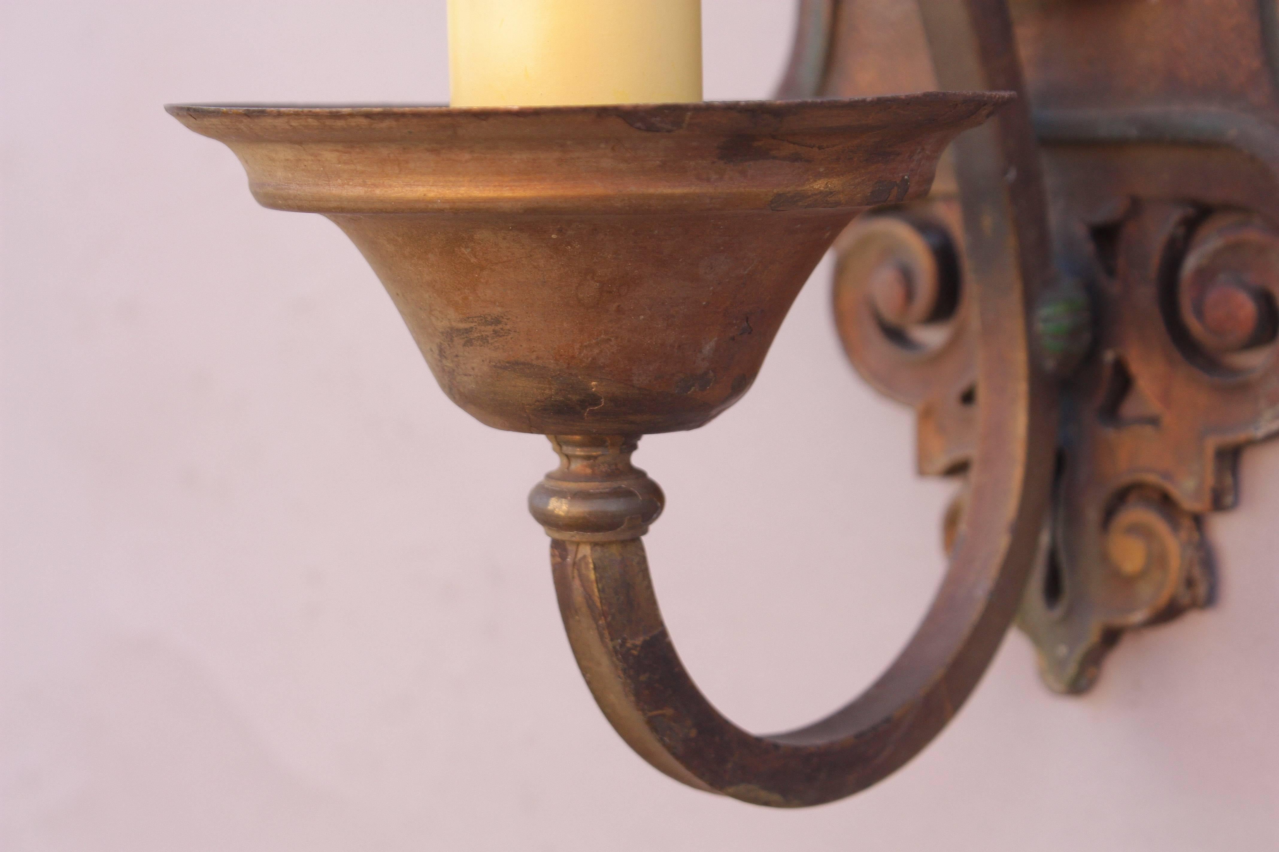 1920s Single Sconce with Crown Motif For Sale 3