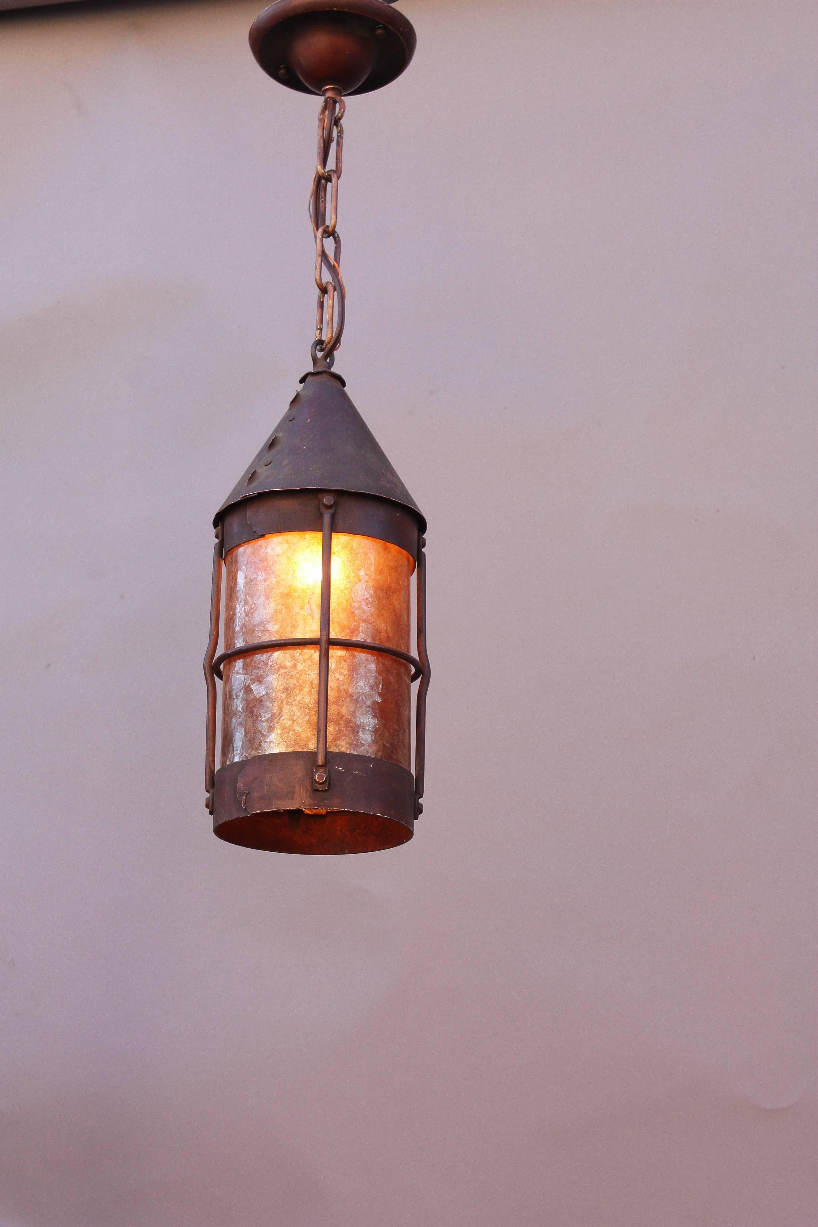 1910 Pendant with Hammered Texture In Good Condition In Pasadena, CA