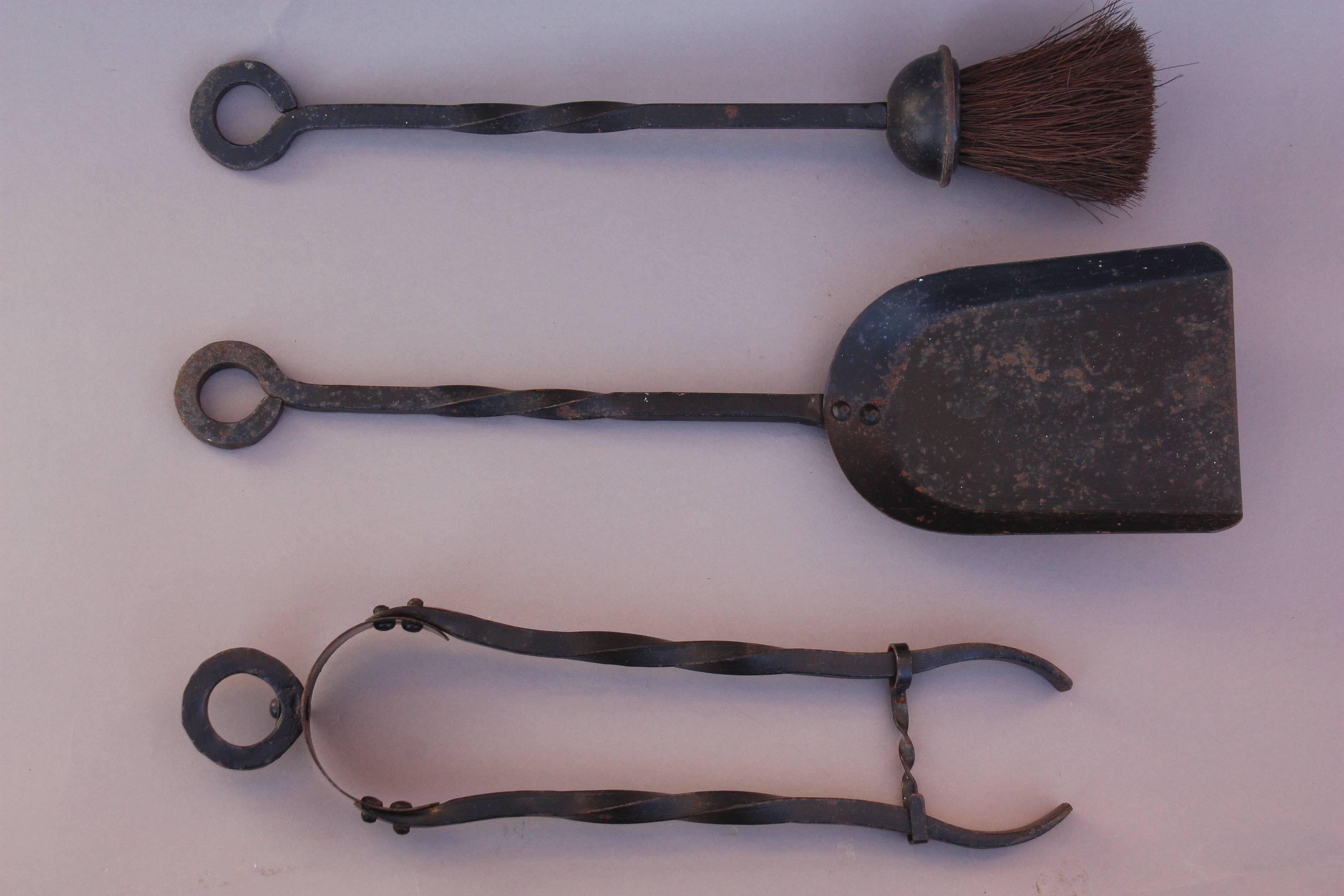 1920s Small Spanish Revival Fire Tool Set with Horseshoe Base In Good Condition In Pasadena, CA