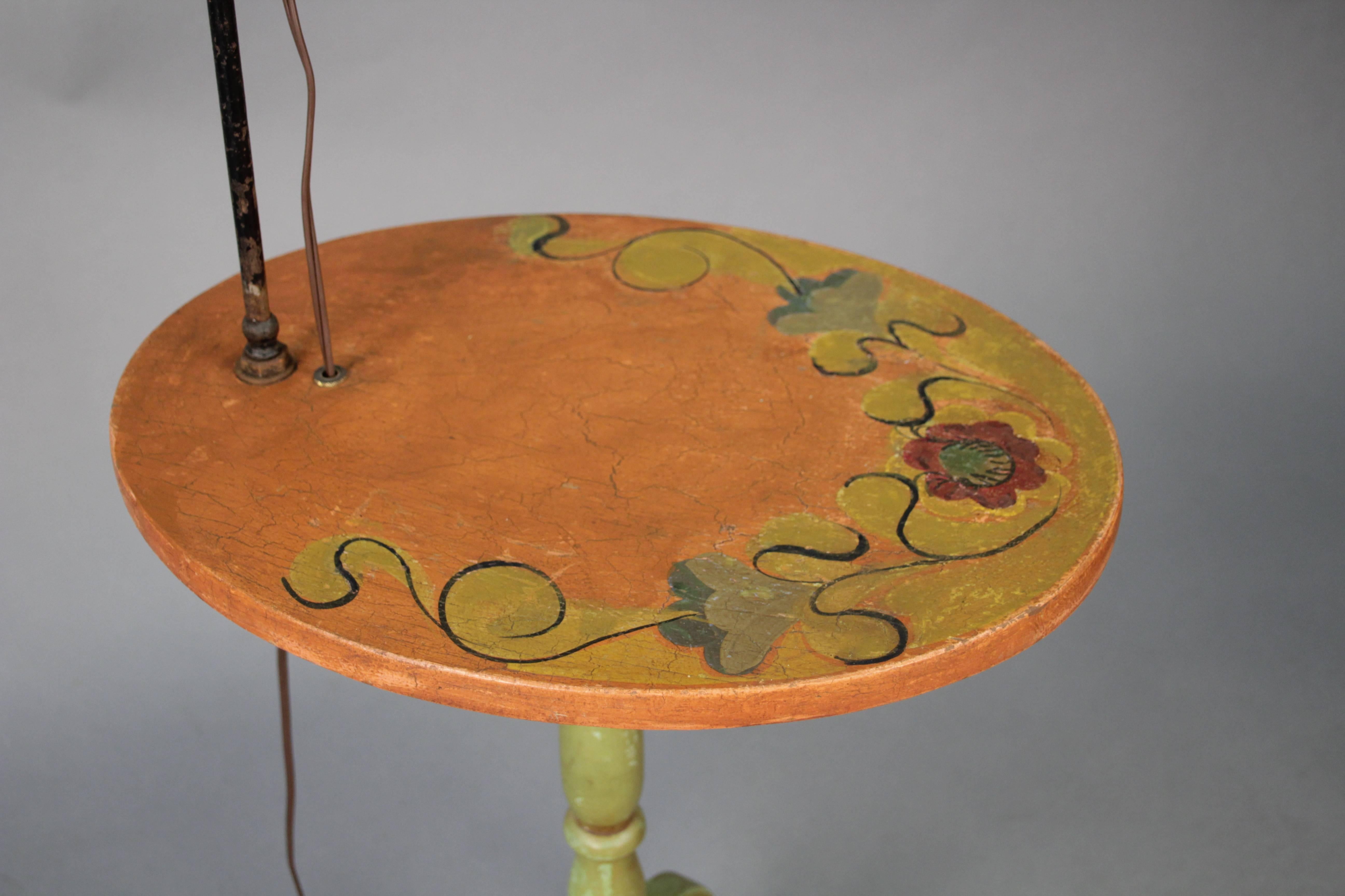 1930s Monterey Period Hand-Painted Table with Lamp For Sale 2
