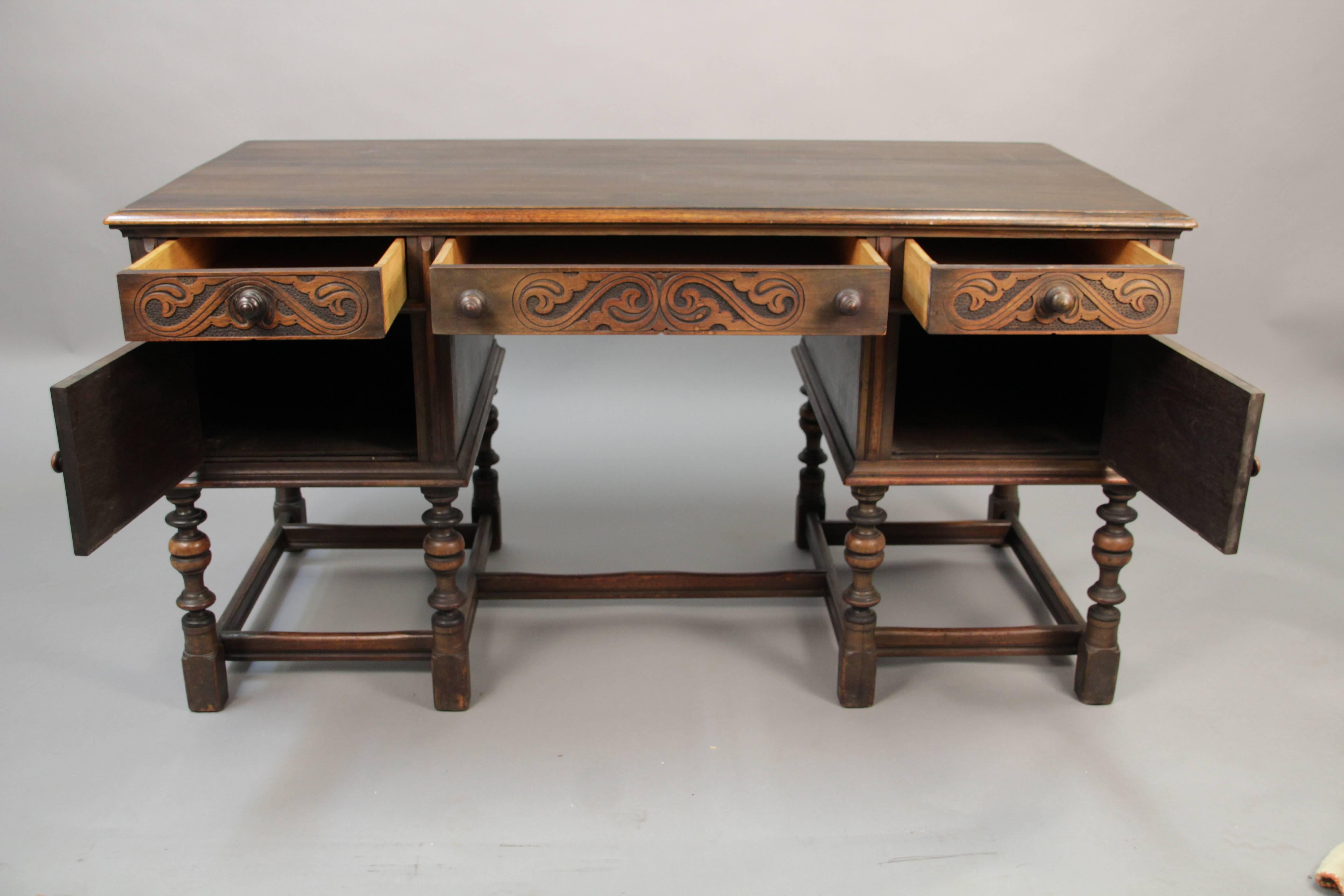 desk in spanish
