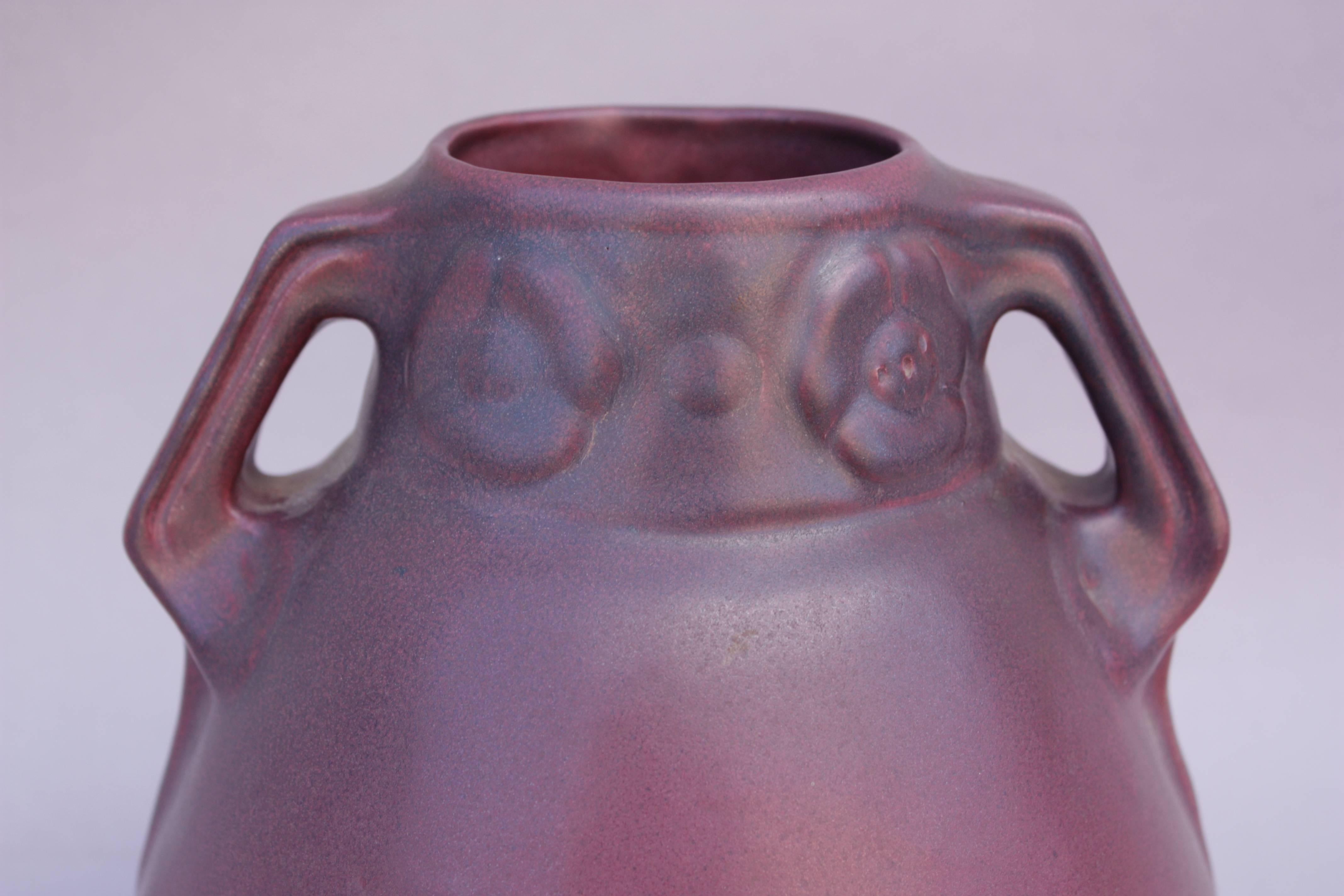 1919 Amphora Shaped Van Briggle Vase In Good Condition For Sale In Pasadena, CA