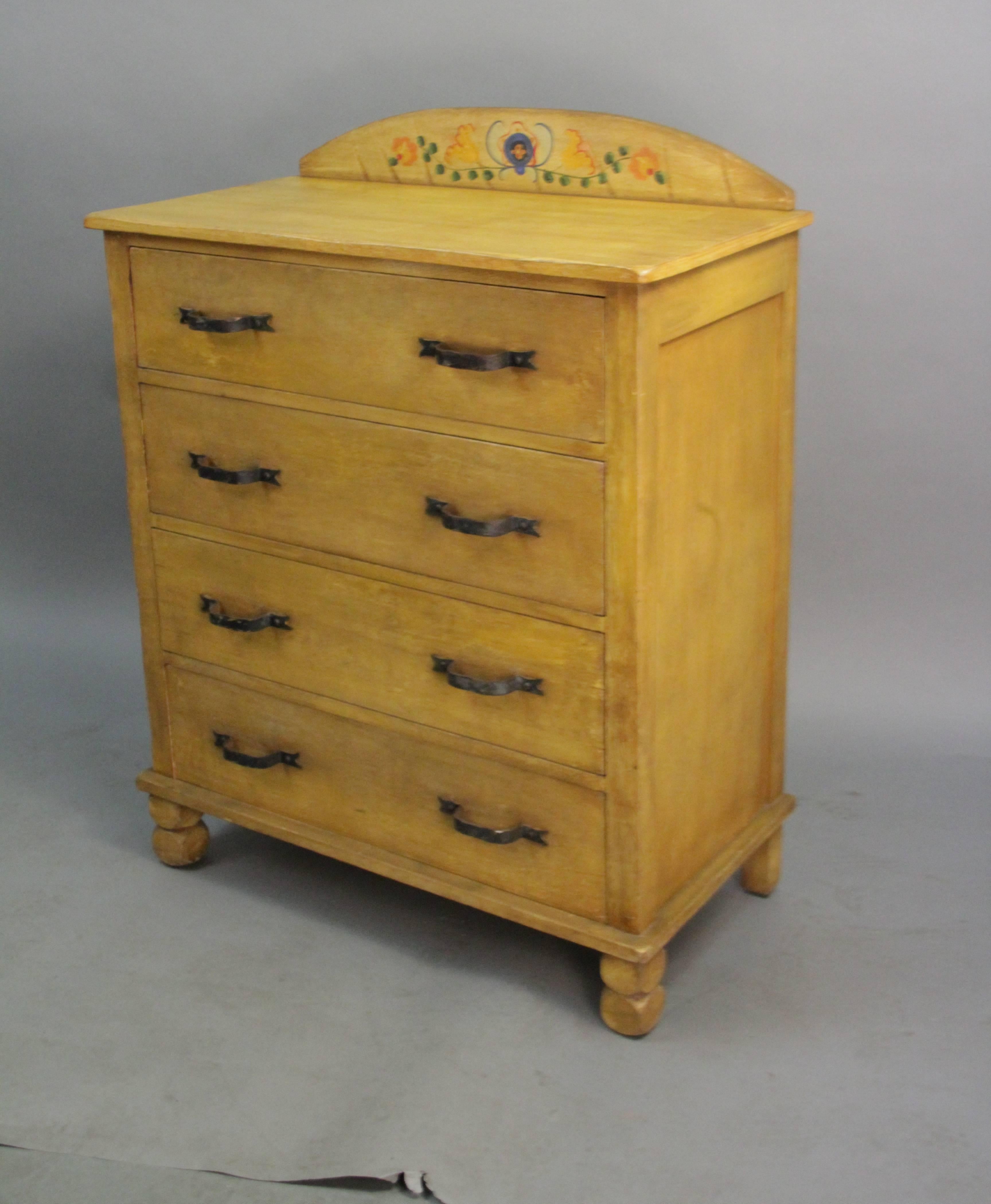 Monterey Period Four-Drawer Dresser In Good Condition In Pasadena, CA