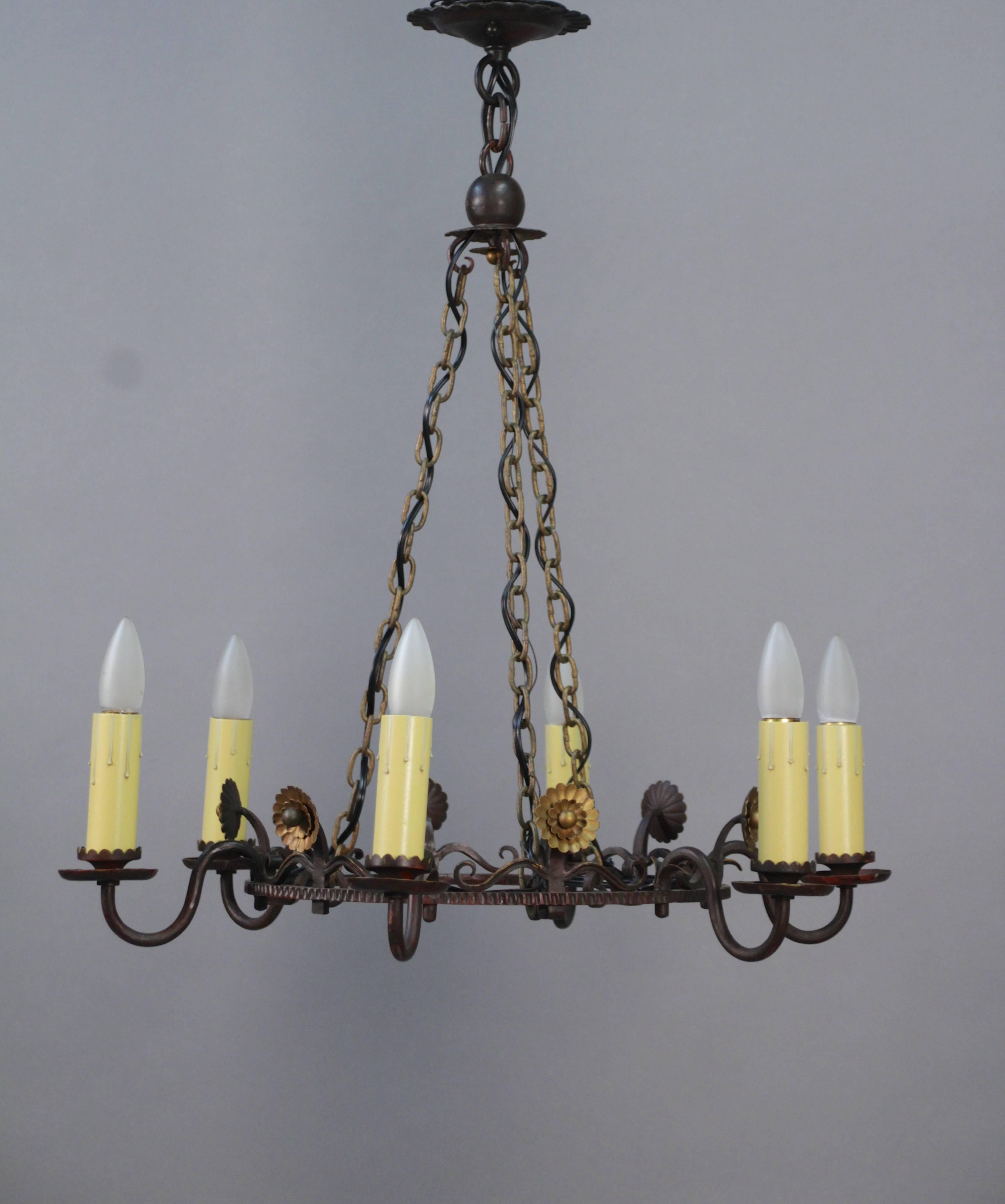 Early California chandelier with great fine craftsmanship, circa 1920s. Pieces of this high quality were found in Wallace Neff homes.