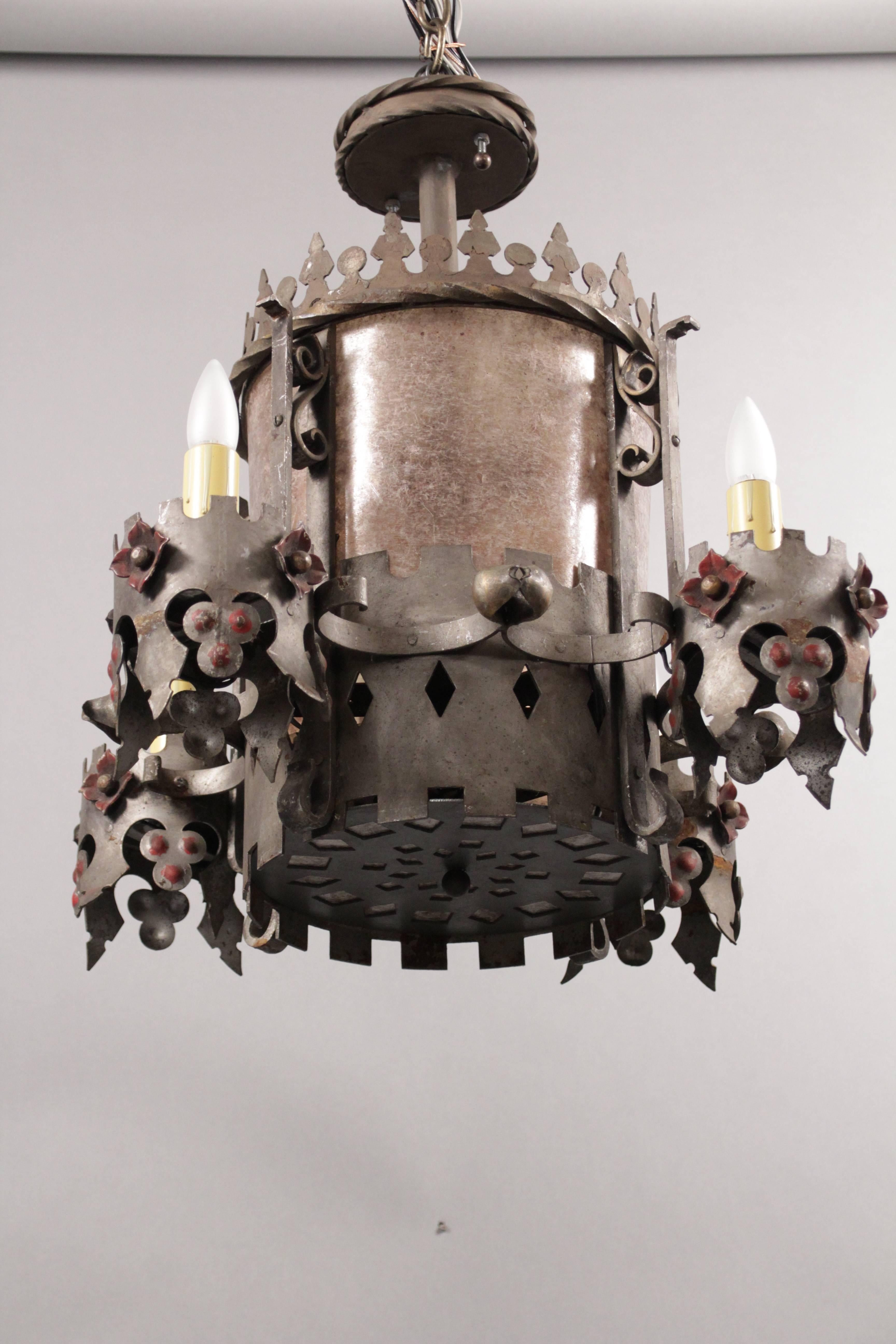 Antique 1920s Wrought Iron and Mica Chandelier im Zustand „Gut“ in Pasadena, CA