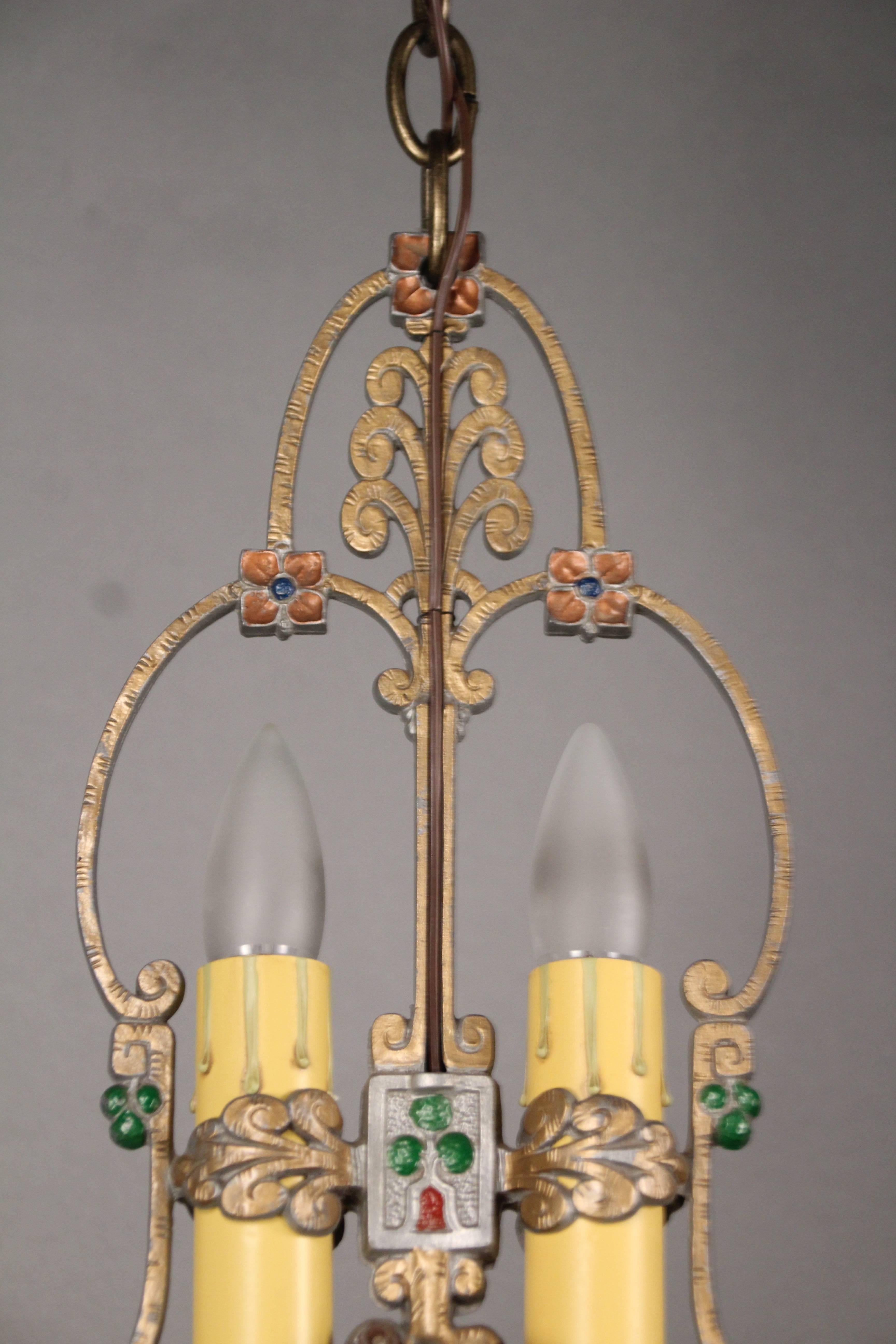Antique 1920s Polychrome Two-Light Pendant Light with Clover Motif In Good Condition In Pasadena, CA