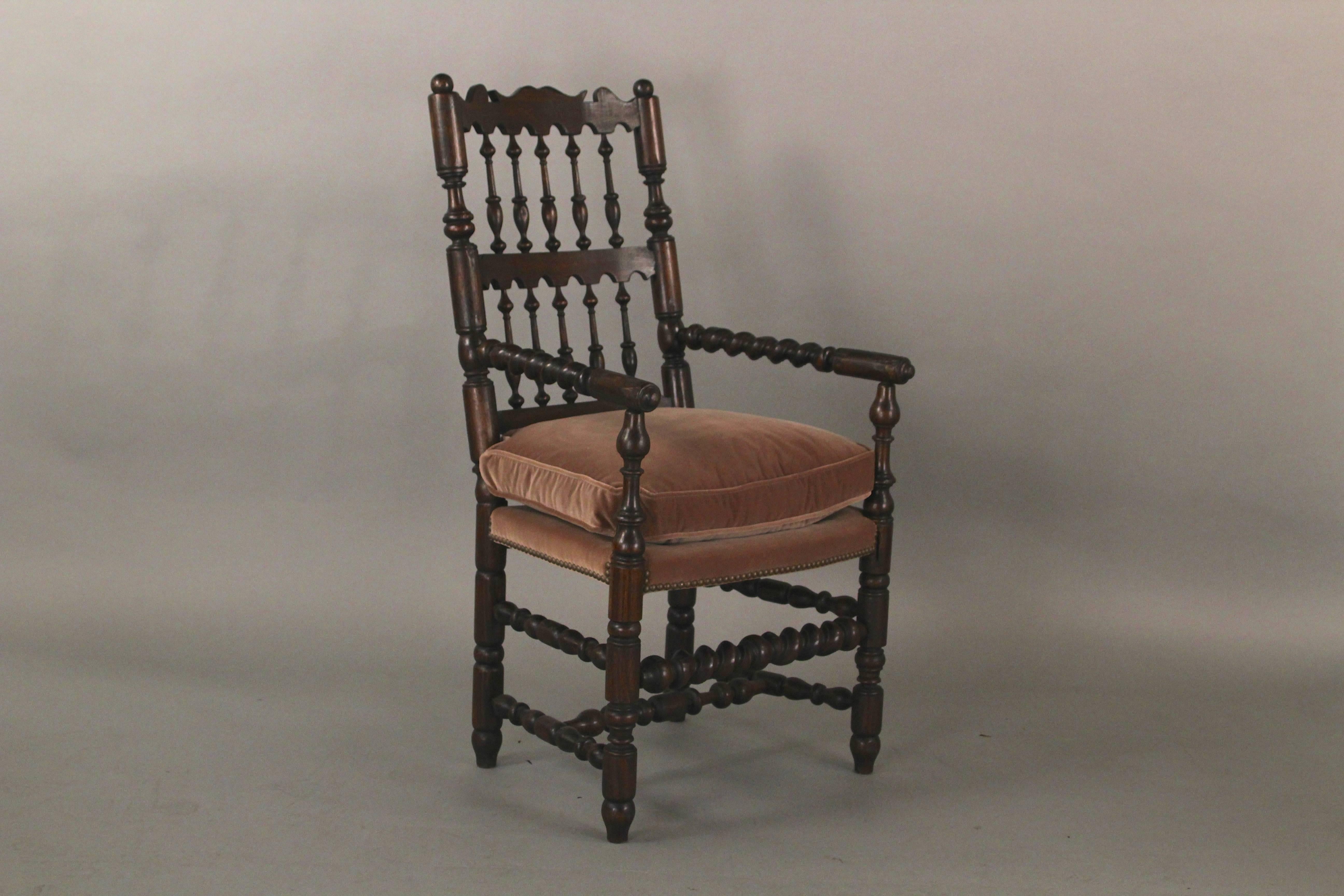 Antique Pair of Two Armchairs with Spindle Backs, circa 1920s In Good Condition In Pasadena, CA