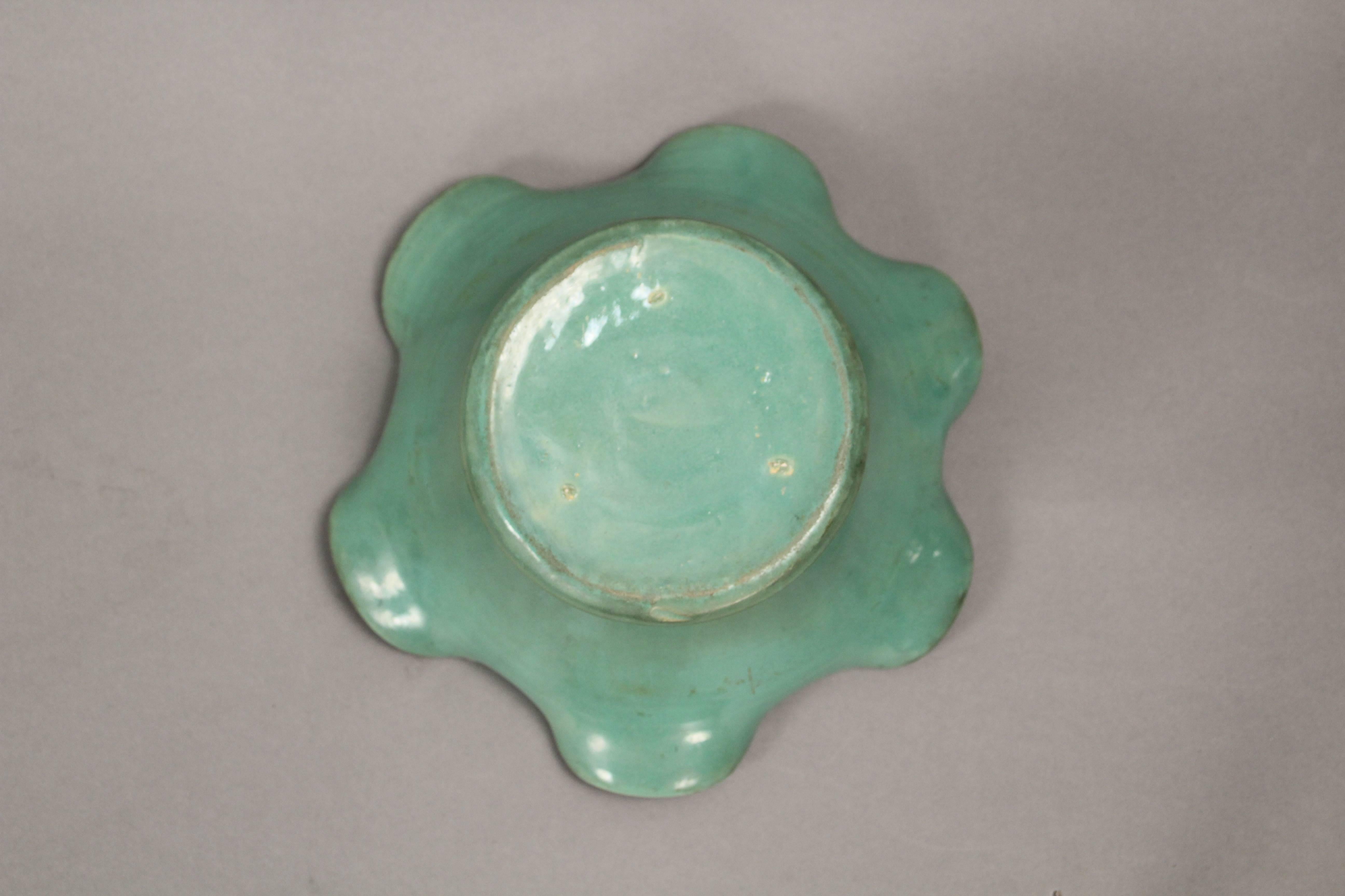 American Antique Bauer California Pottery by Matt Carlton Ruffled Edge Bowl For Sale