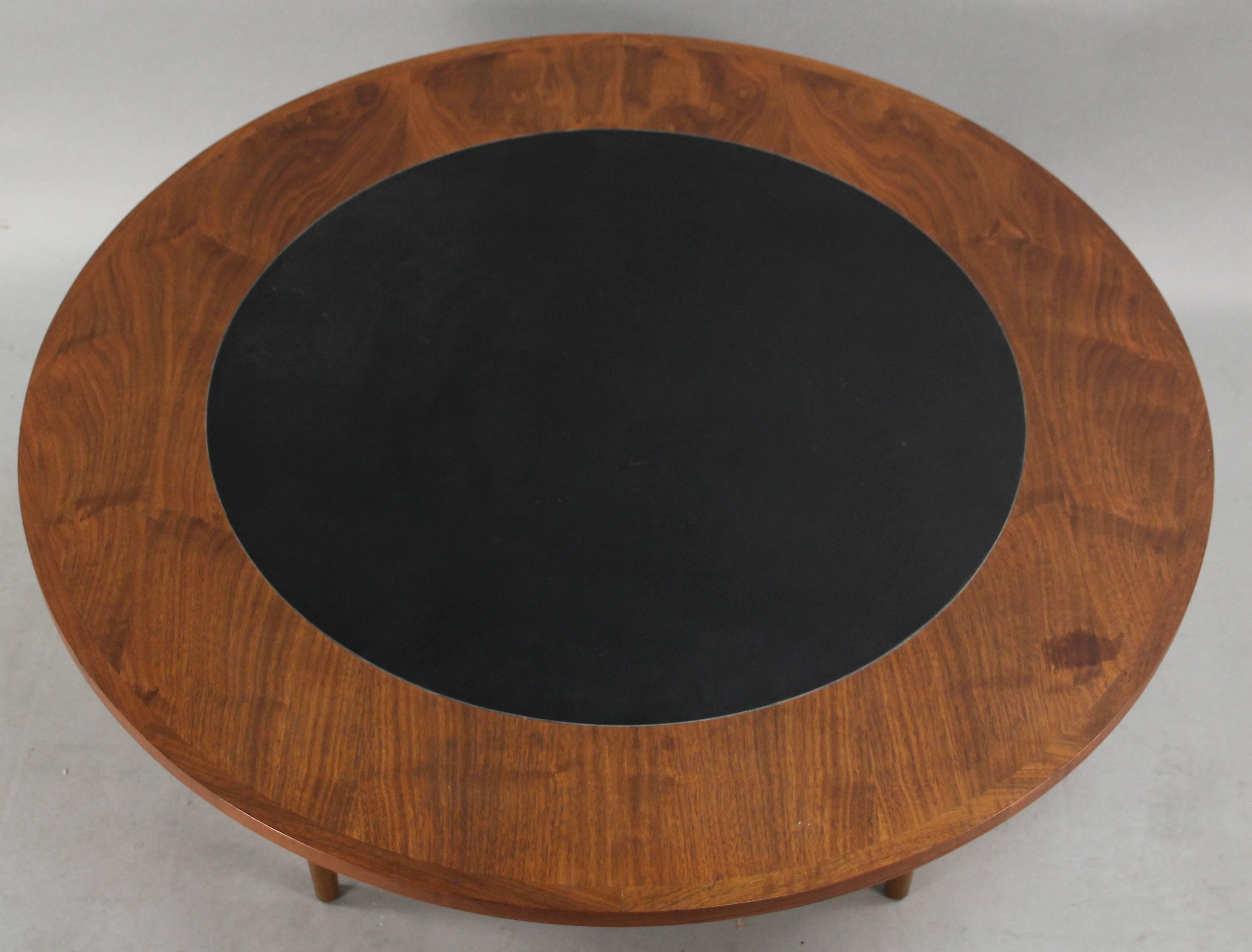 Antique Mid-Century Modern Round Table by Lane In Good Condition In Pasadena, CA