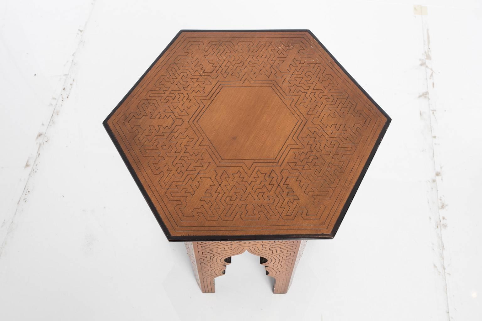 Hexagonal Side Table In Good Condition In Stamford, CT