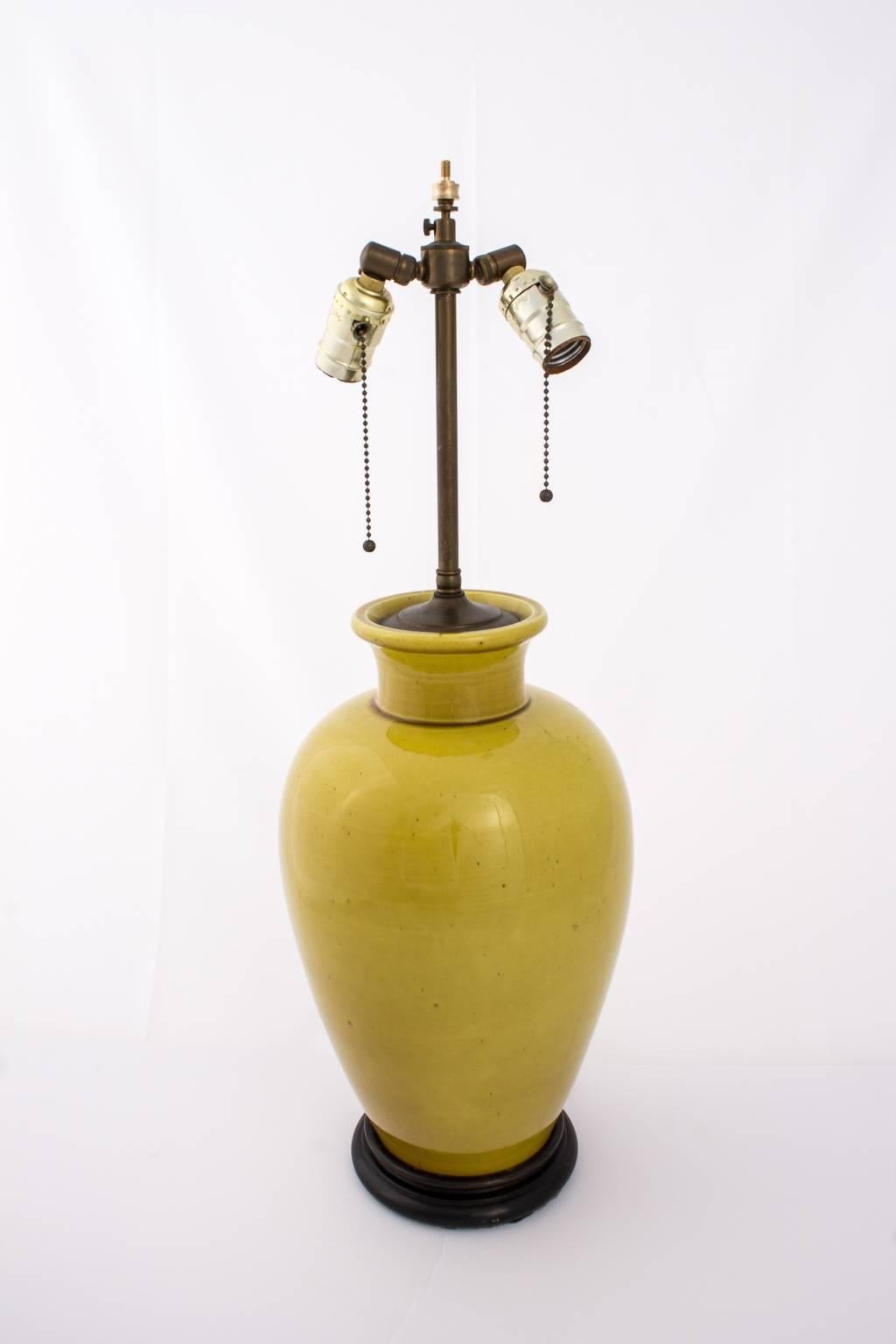 Mellon shaped Chinese ceramic table lamp with crackled glaze finish.