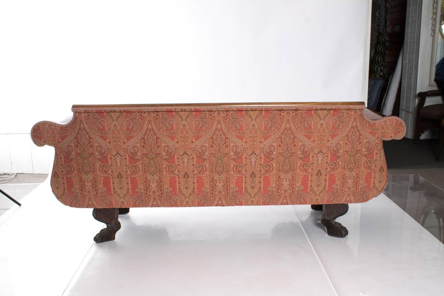 19th Century Biedermeier Walnut Settee In Excellent Condition For Sale In Stamford, CT