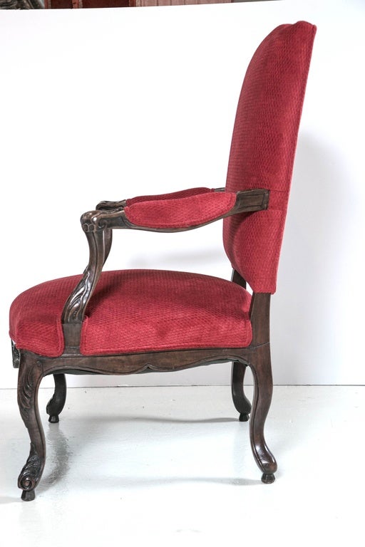 French Carved Wood Walnut Chair For Sale 1