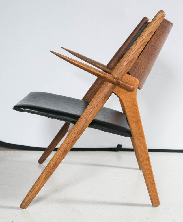 Set of Three Hans Wegner CH-28 Sawback Chairs In Excellent Condition In Stamford, CT