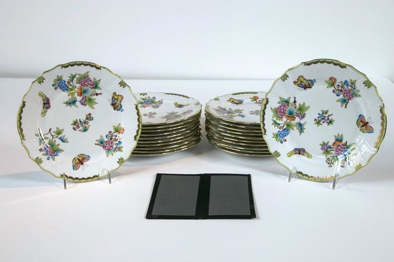 Dinner Plates set of 22