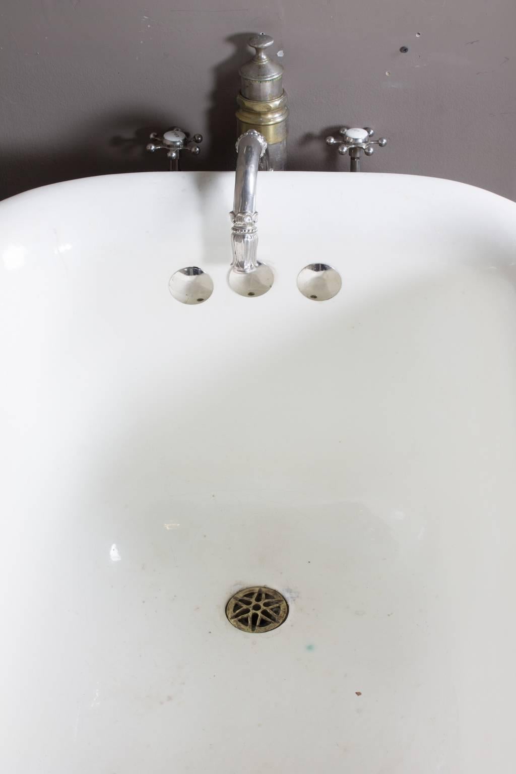 jl mott bathtub
