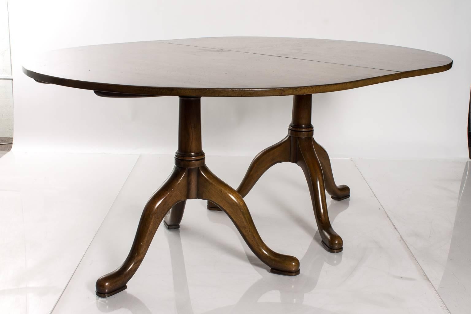 Queen Anne Pedestal Table 1