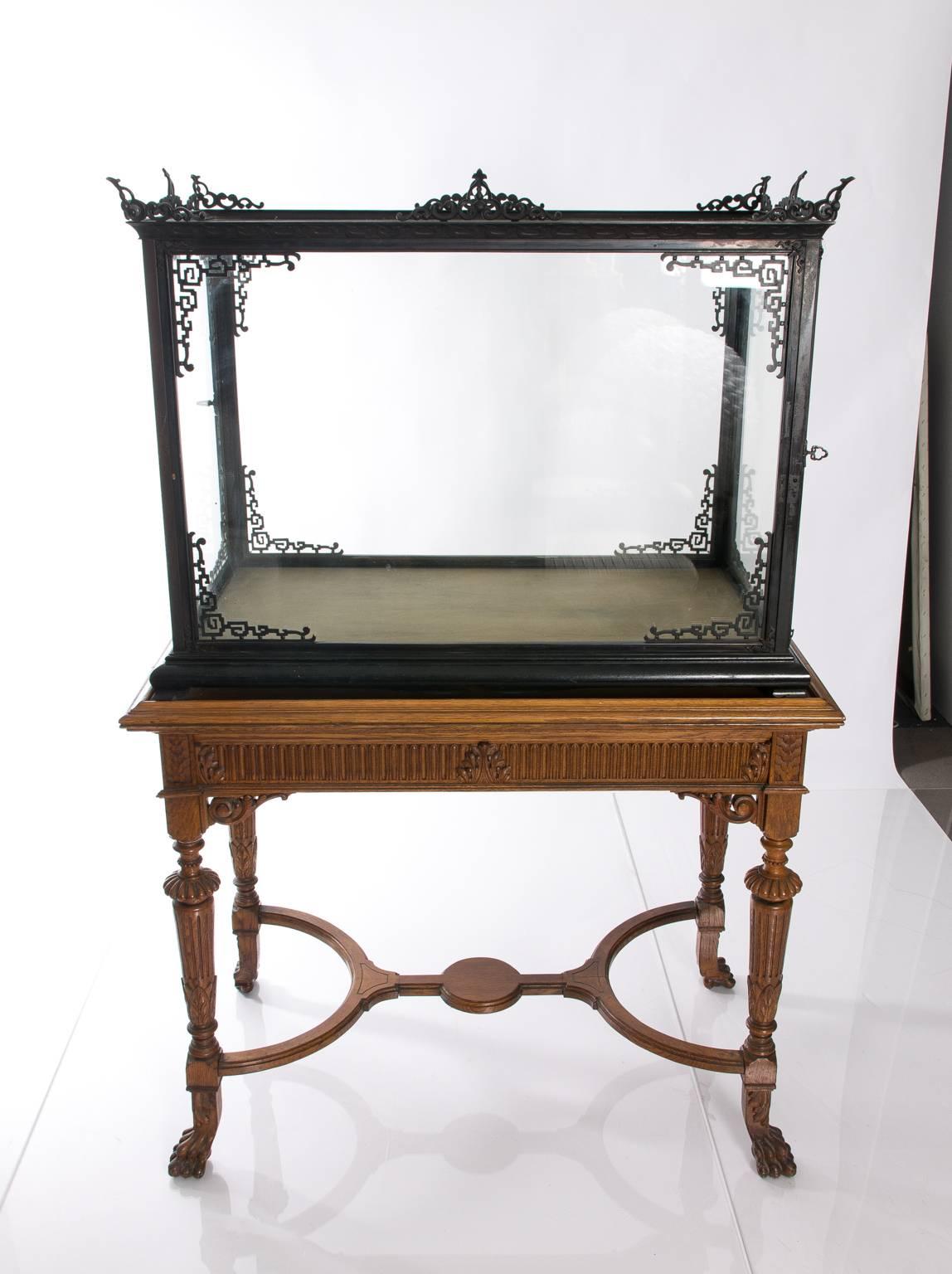 Chinoiserie Vitrines on Stands In Good Condition For Sale In Stamford, CT