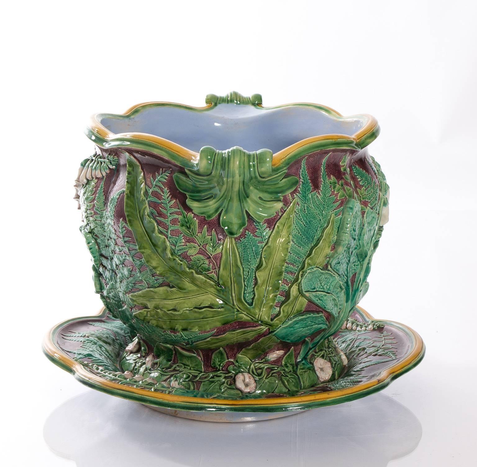 Minton Majolica Cache Pots and Saucers In Good Condition In Stamford, CT