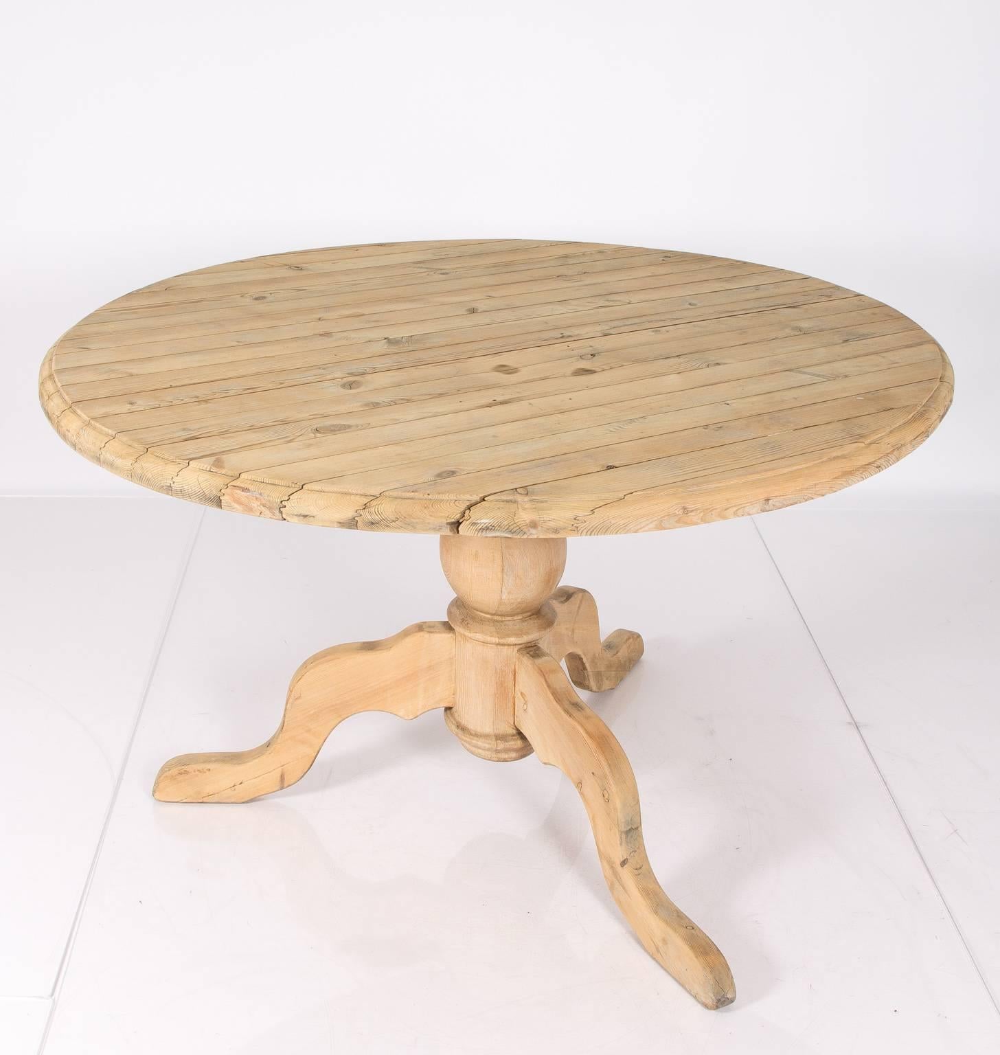 Wood Oval Scrub Pine Table