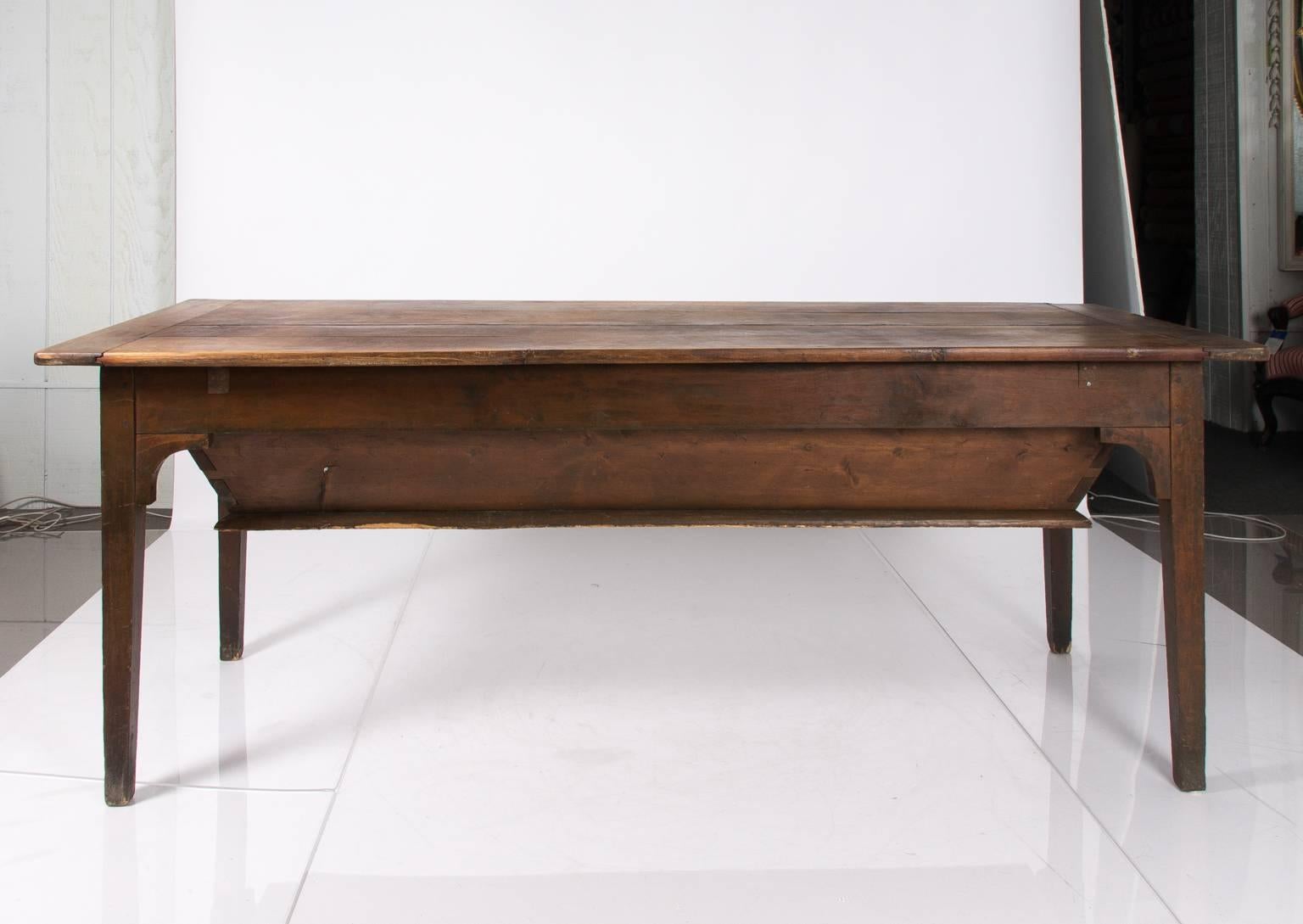 Tilt-Top Farmhouse Table 3