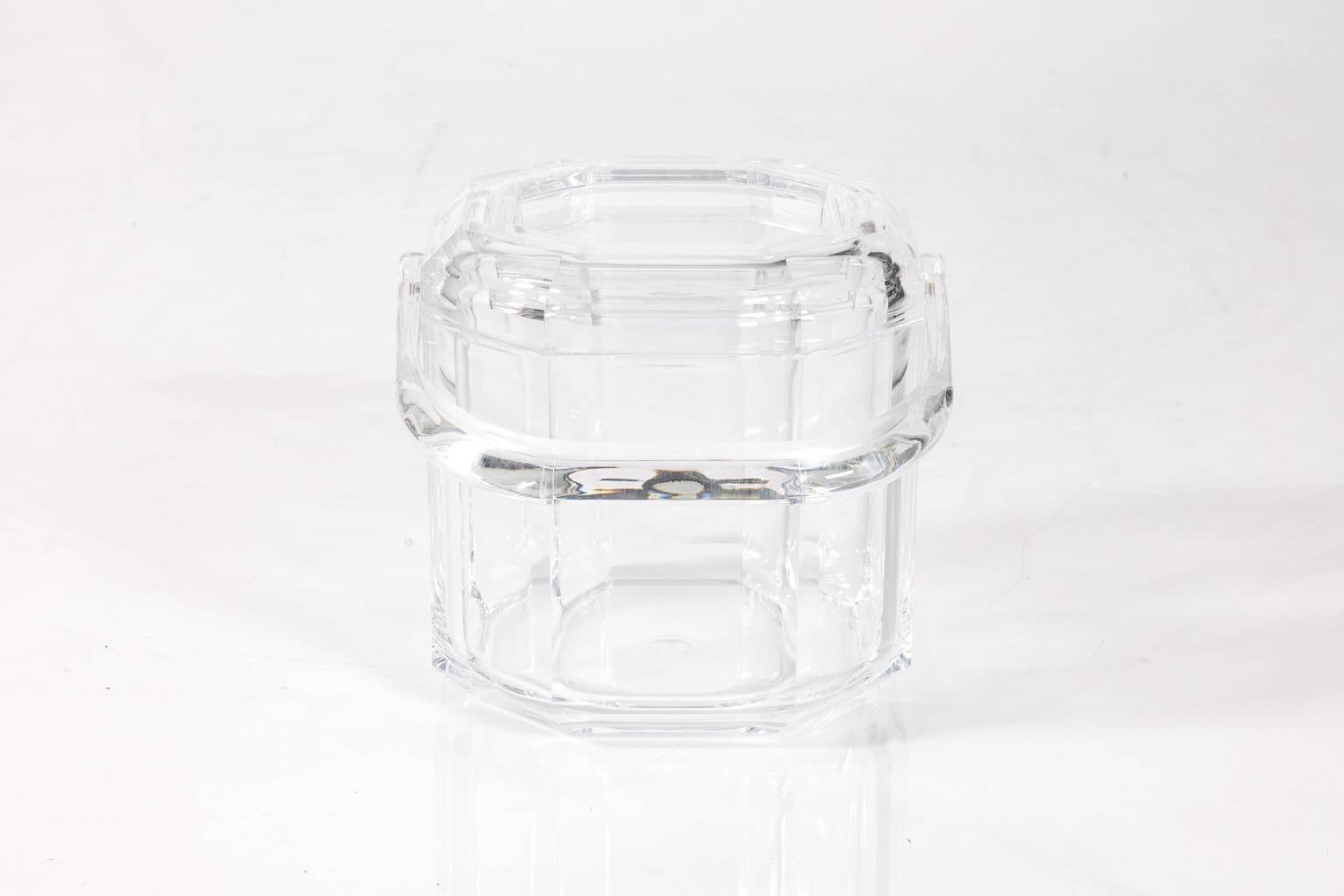 Vintage Lucite Ice Bucket In Good Condition For Sale In Stamford, CT
