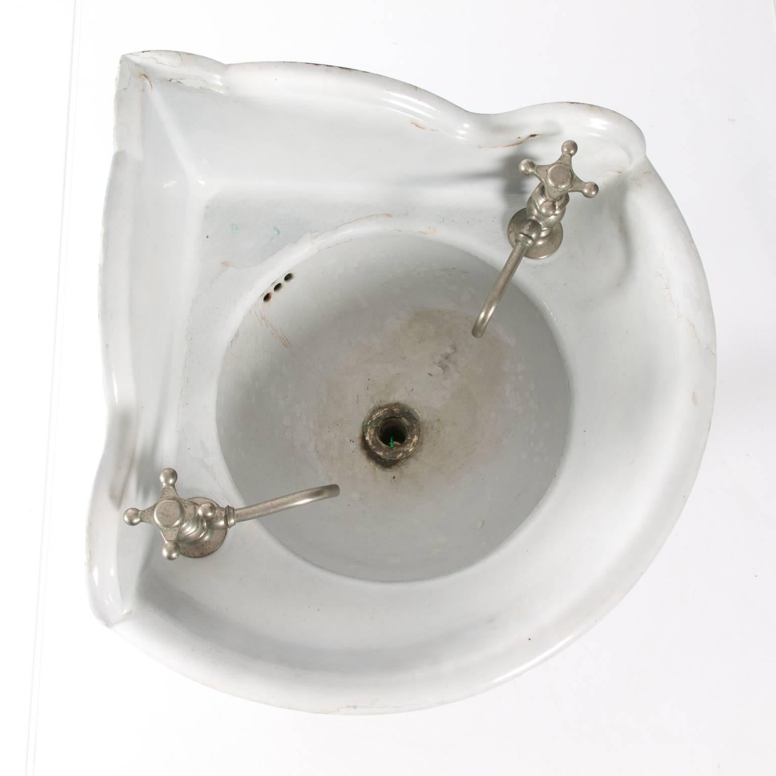 corner sink splashback