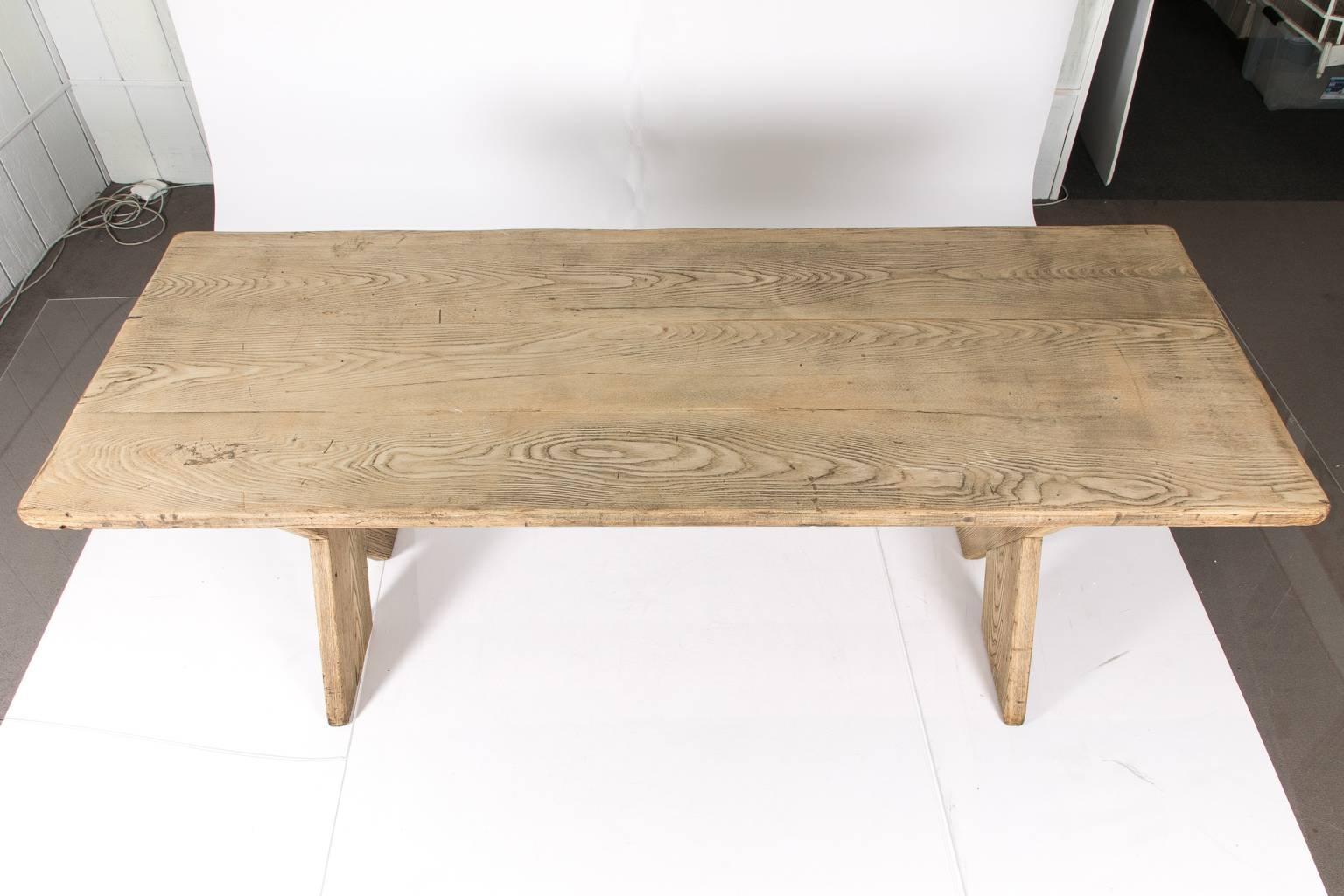 Scrub Oak Trestle Dining Table In Excellent Condition In Stamford, CT